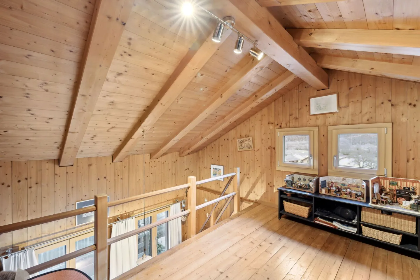 Casa bifamiliare di 4,5 stanze con appartamento - Foto 4 di 13