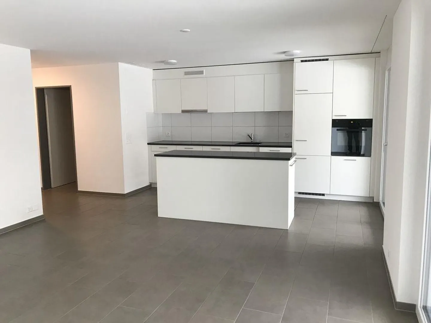 Ground floor apartment with patio in the green - Photo 1 of 14