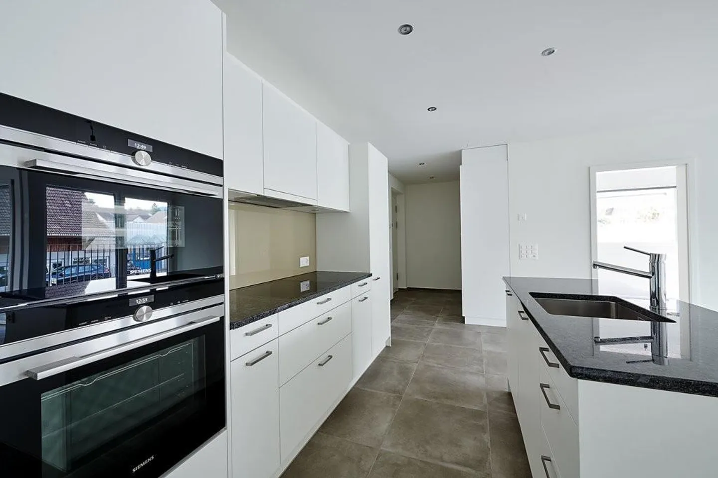 Nouveau, moderne, de haute qualité - vivez dans le centre de Wichtrach! - Photo 3 sur 11