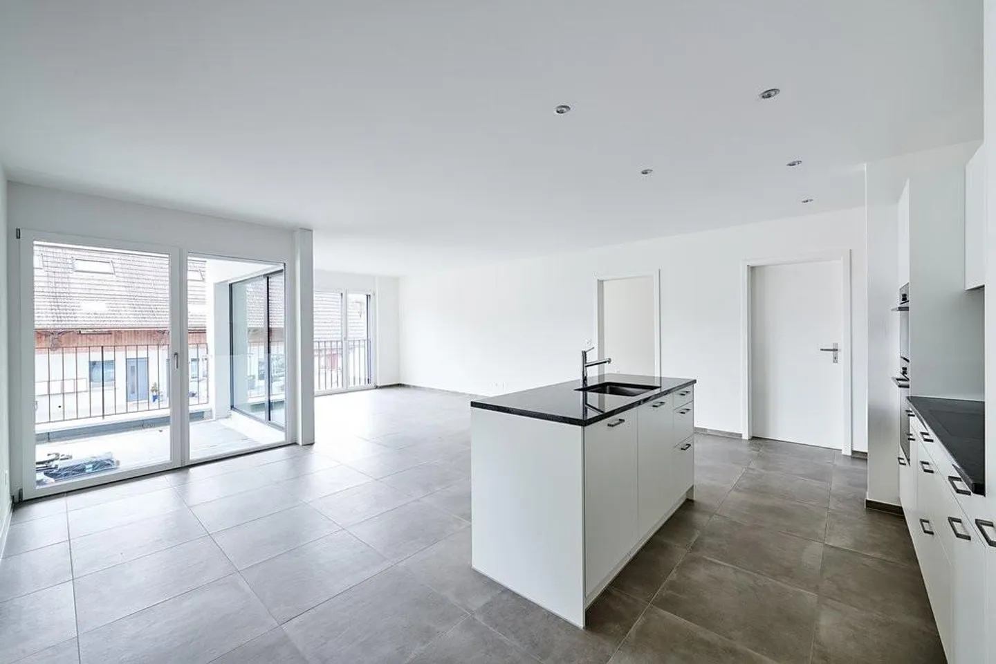 Nouveau, moderne, de haute qualité - vivez dans le centre de Wichtrach! - Photo 4 sur 11