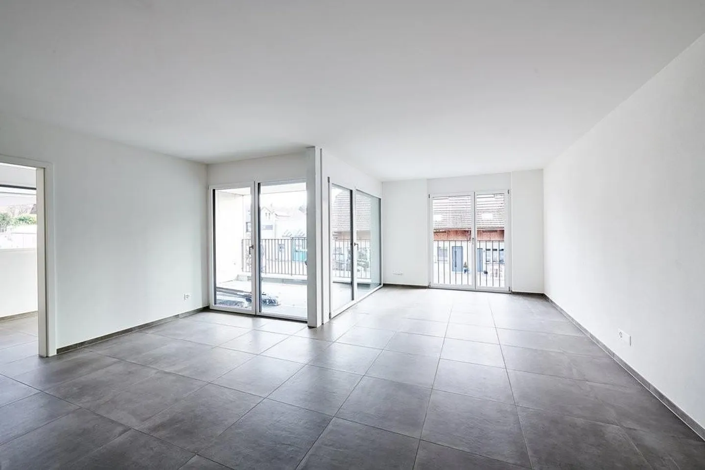 Nouveau, moderne, de haute qualité - vivez dans le centre de Wichtrach! - Photo 5 sur 11