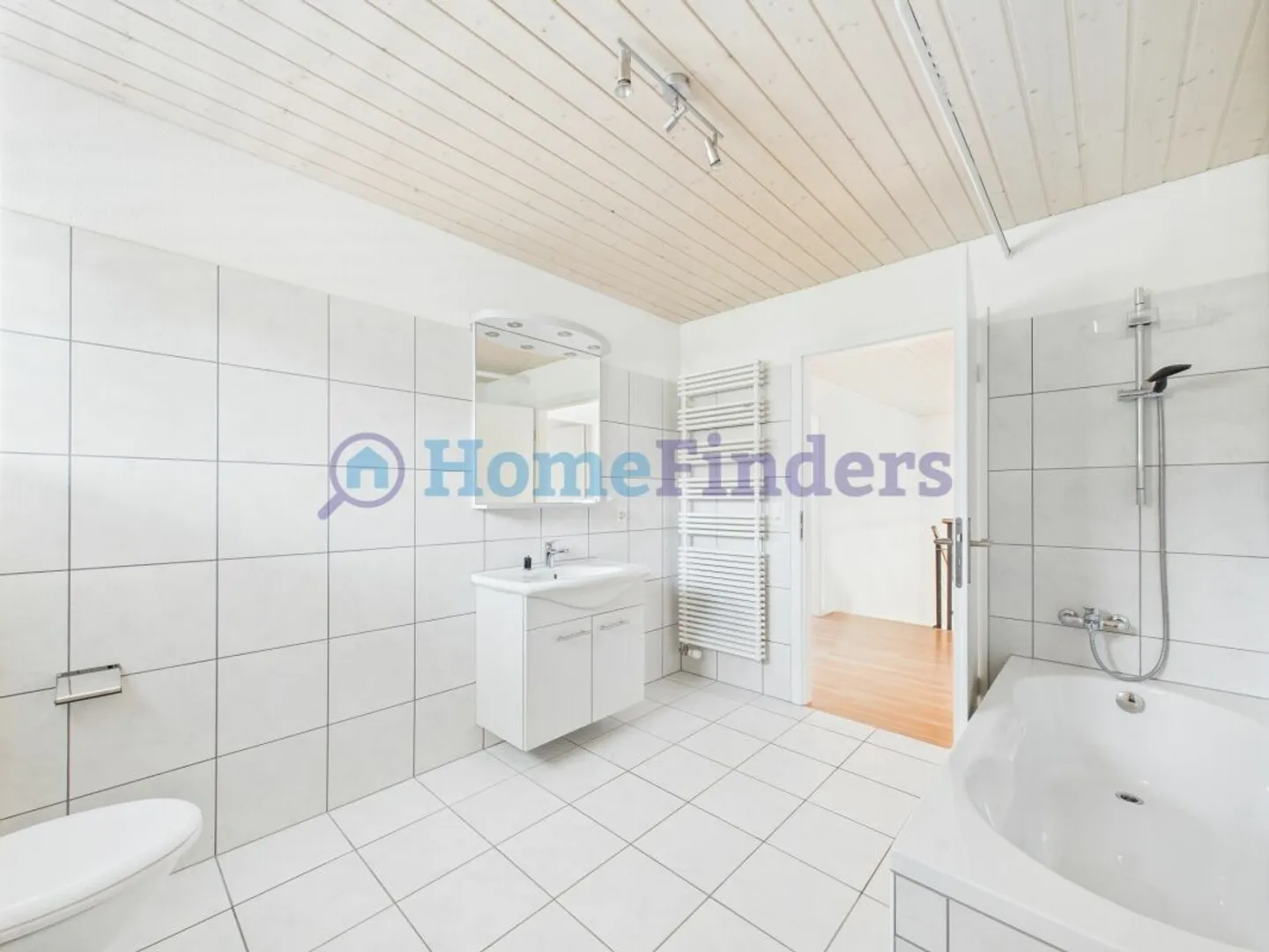 PLATZ FÜR DIE GANZE FAMILIE AN SONNIGER UND RUHIGER LAGE - Foto 13 von 16