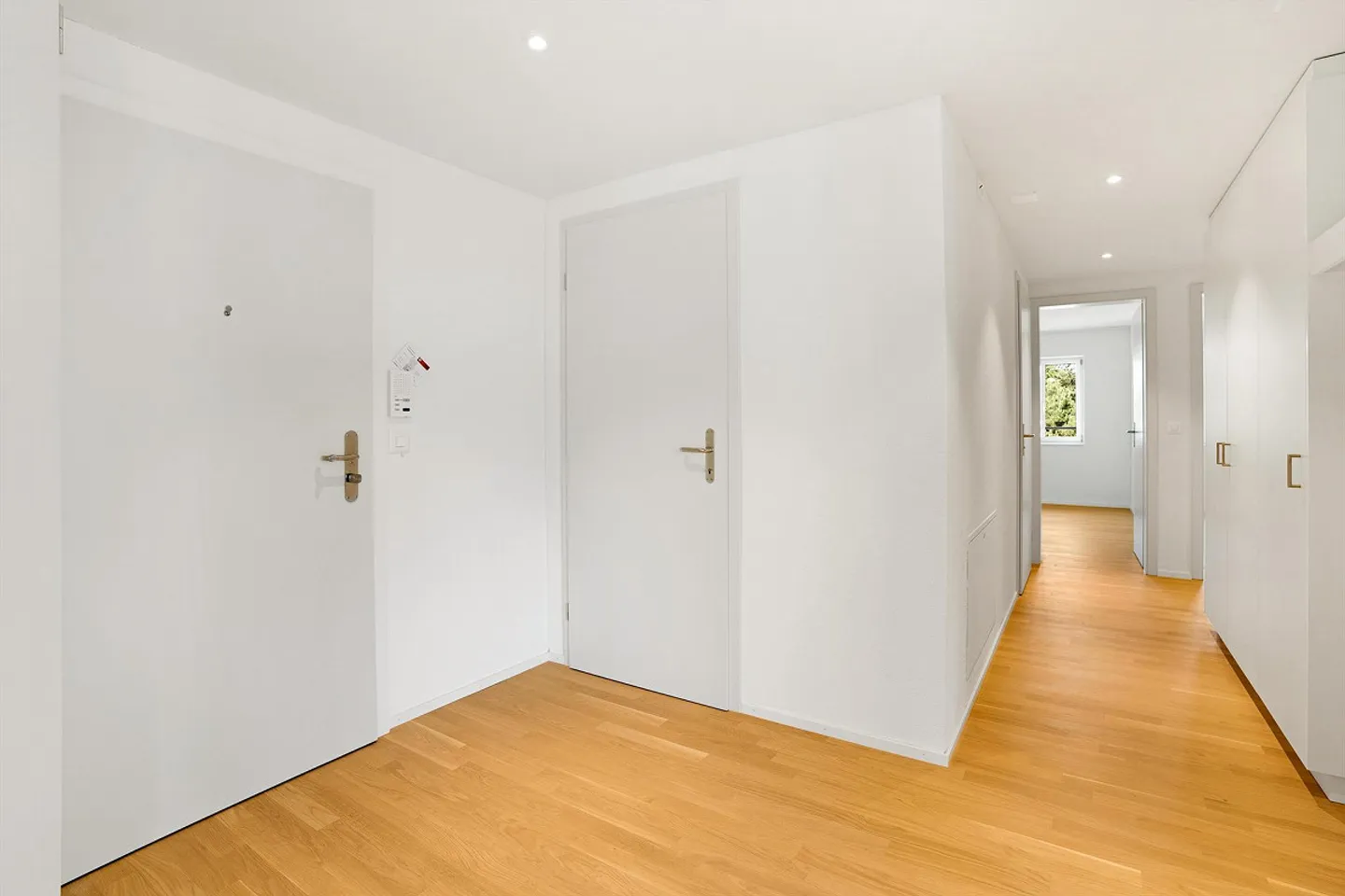 Vivere moderno in posizione privilegiata - Foto 8 di 12