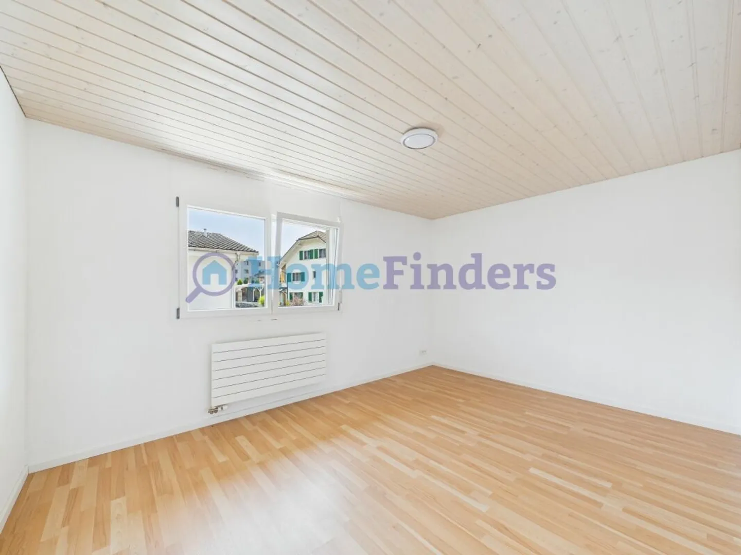 PLATZ FÜR DIE GANZE FAMILIE AN SONNIGER UND RUHIGER LAGE - Foto 9 von 16