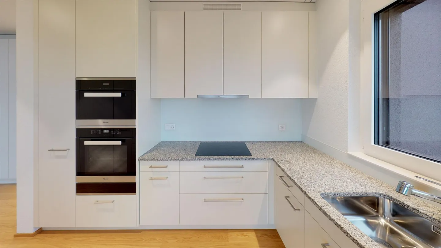 Ottimo appartamento attico di 3,5 locali con splendida vista sul lago - Foto 3 di 9