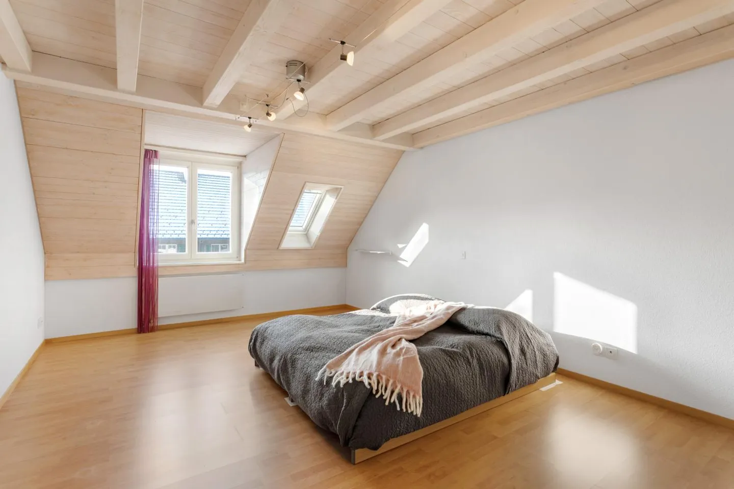Charming Maisonette Apartment - Photo 5 of 7