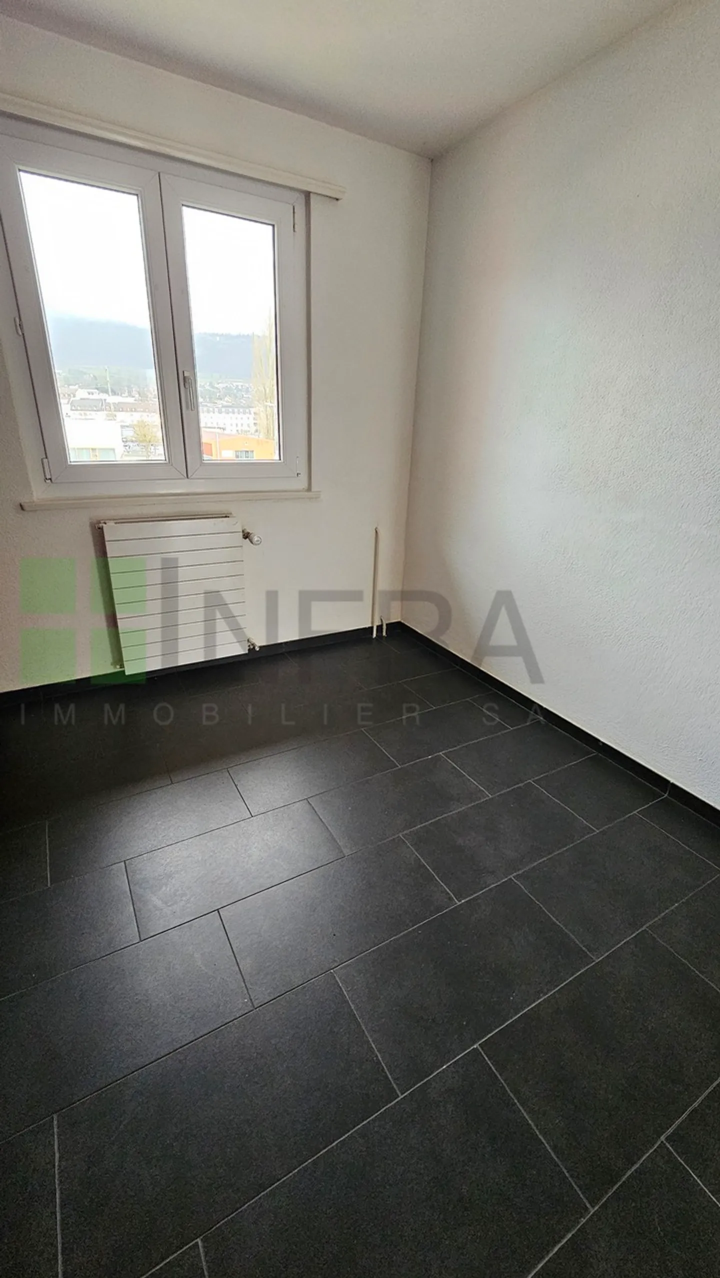 Loyer novembre offert ! Beau 4 pièces avec terrasse couverte - Photo 4 sur 9