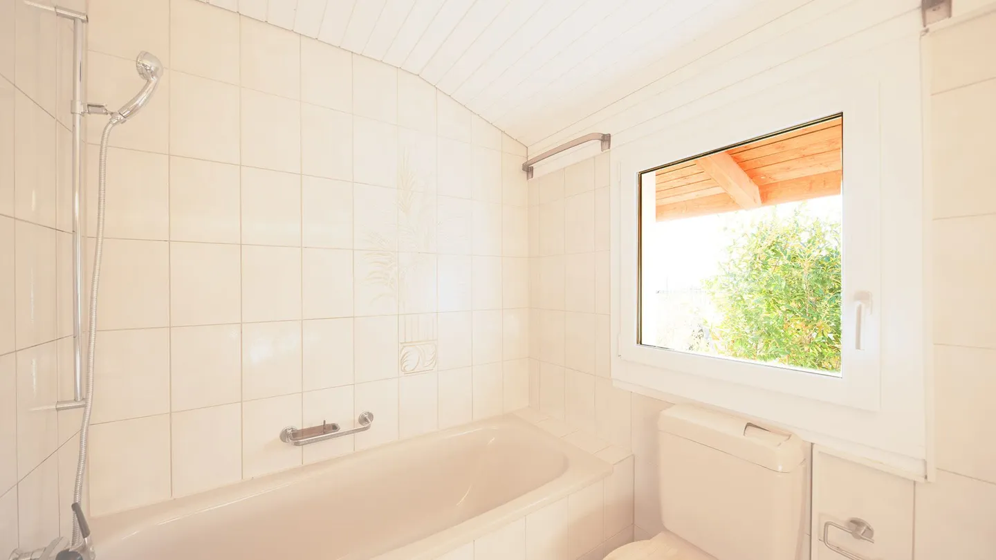 Casa angolare a schiera di 4,5 stanze in una posizione molto attraente e tranquilla - Foto 9 di 12