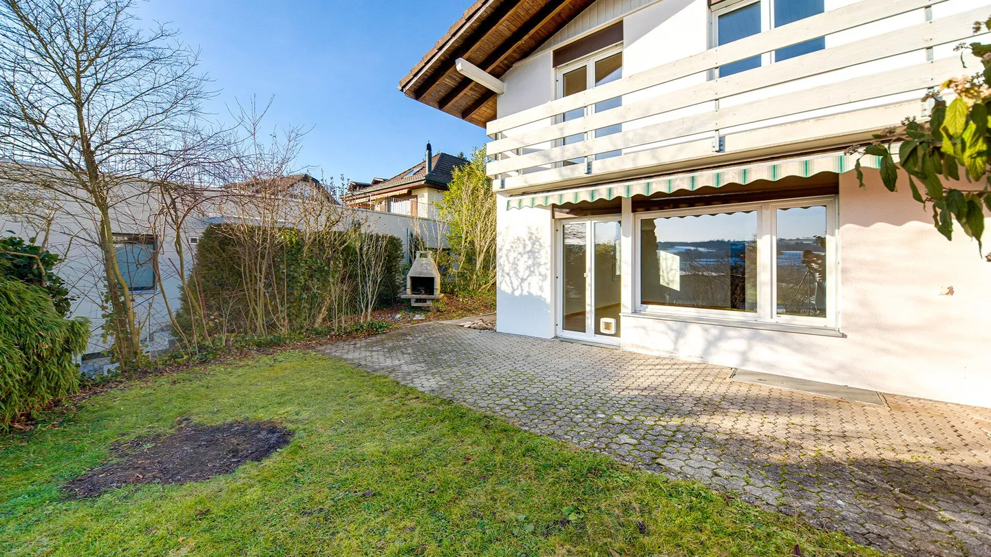 Casa angolare a schiera di 4,5 stanze in una posizione molto attraente e tranquilla - Foto 11 di 12