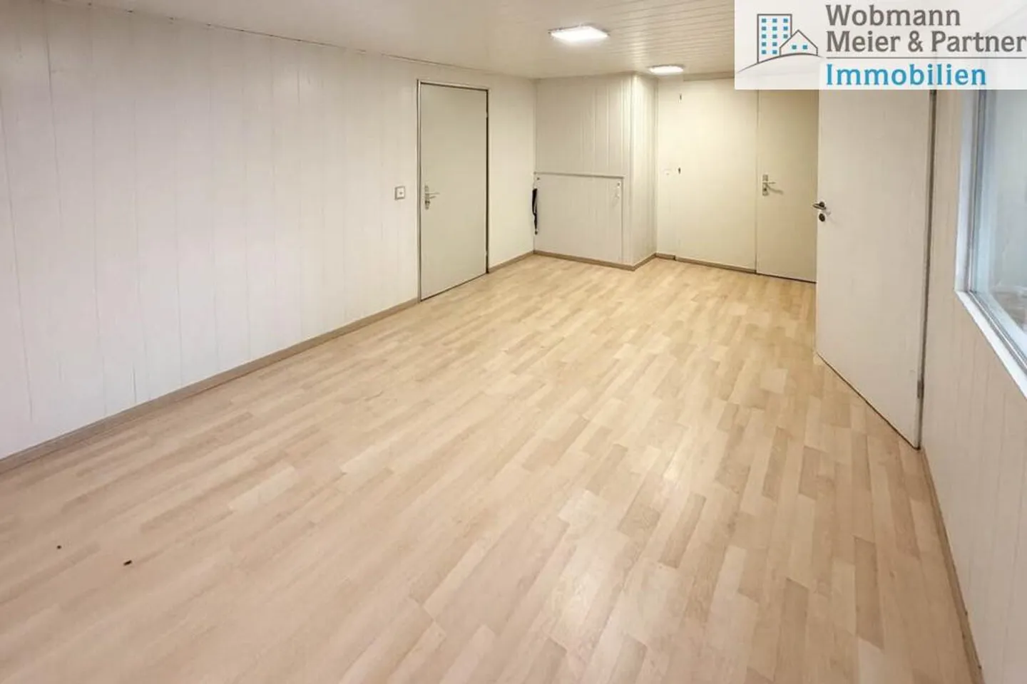 Versatile Craft / Hobby Room - Ideal for Your Projects - Photo 4 of 6