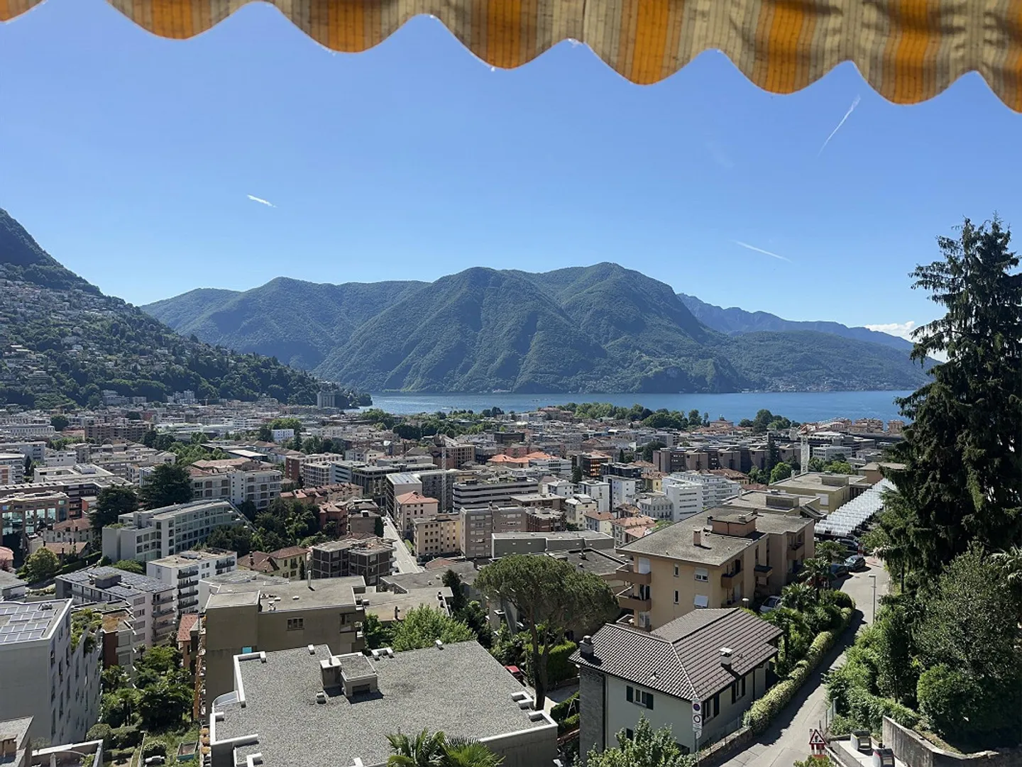 Monolocale accogliente con vista lago - Foto 1 di 11