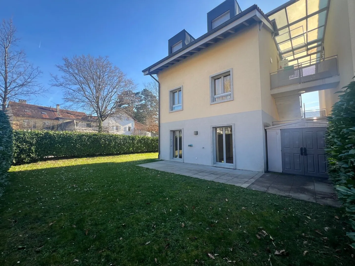 Appartamento con quattro stanze, terrazza e giardino - Foto 1 di 9