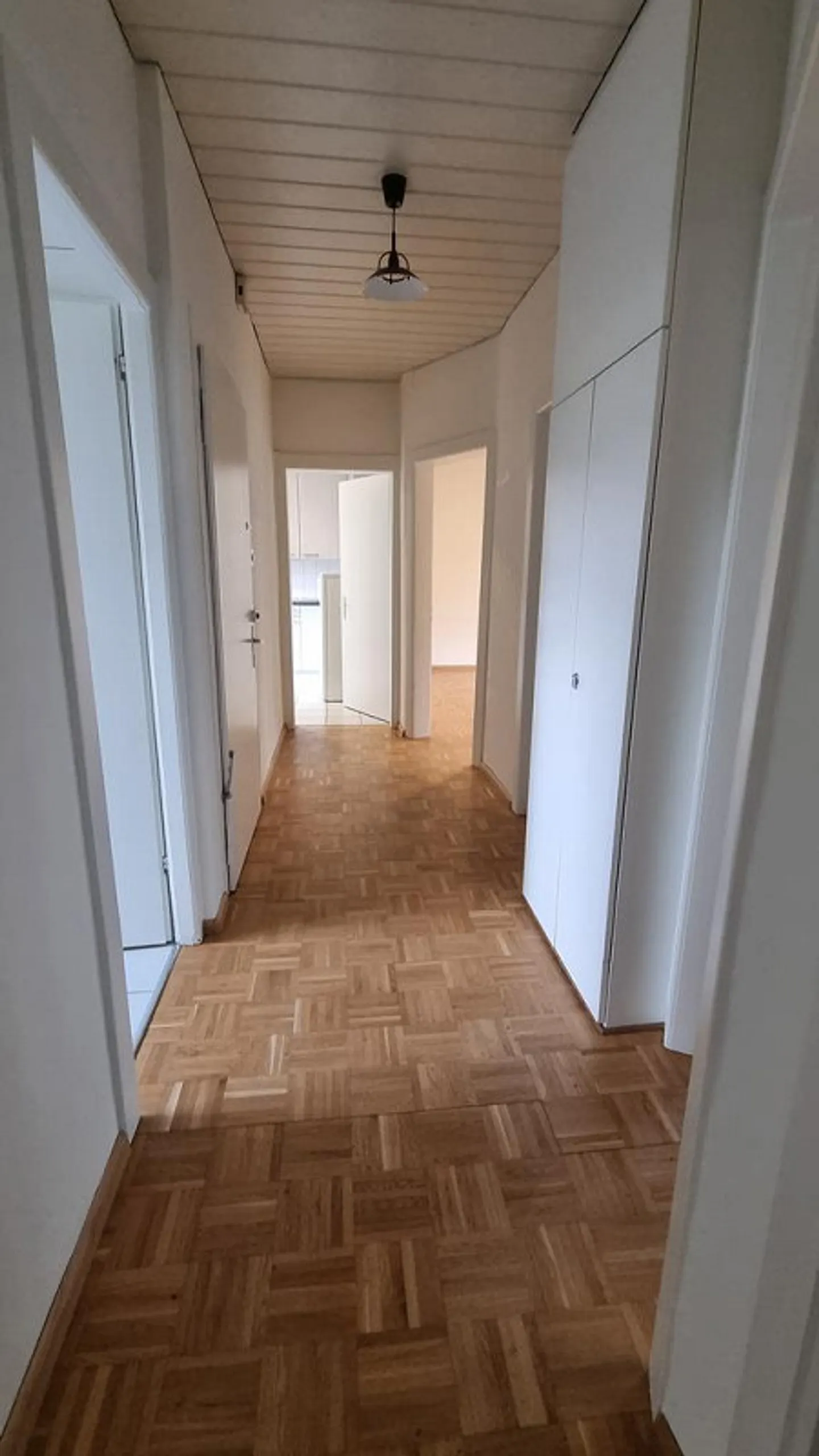 Bright 3.5-room apartment with large balcony & cozy living kitchen - Photo 2 of 10