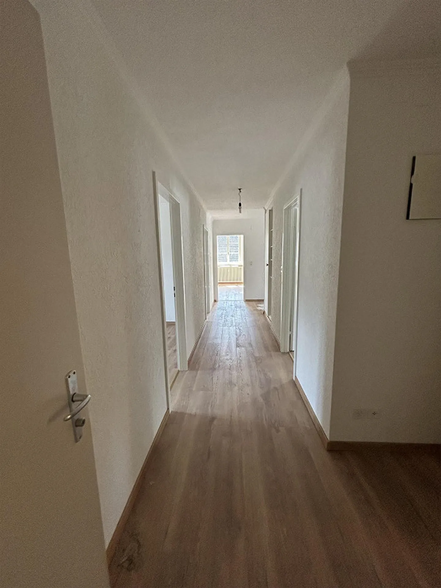 Newly renovated 4.5 room apartment on the 2nd floor - Photo 3 of 6