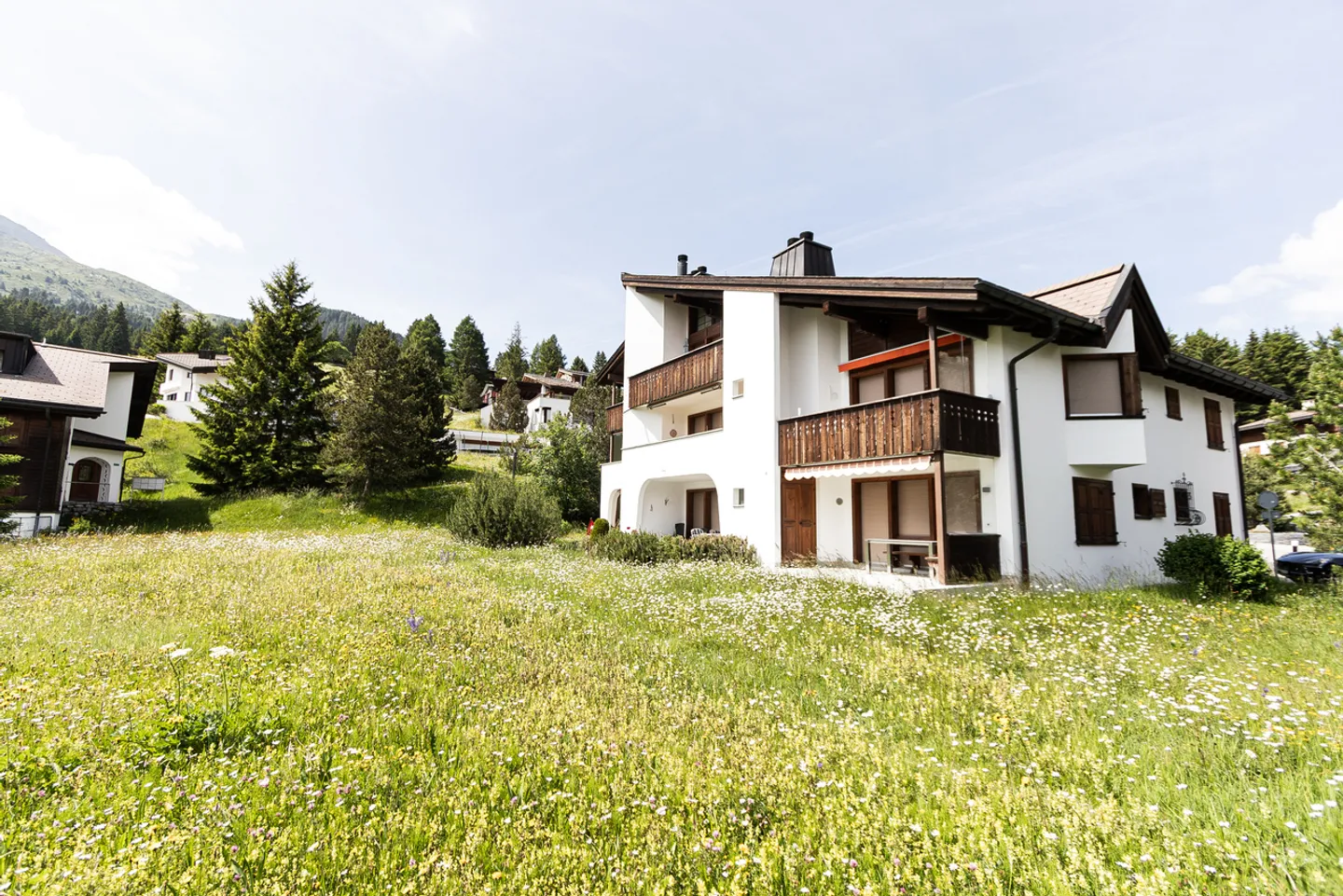 2 1/2 camere seconda casa con area giardino a Valbella - Foto 1 di 18