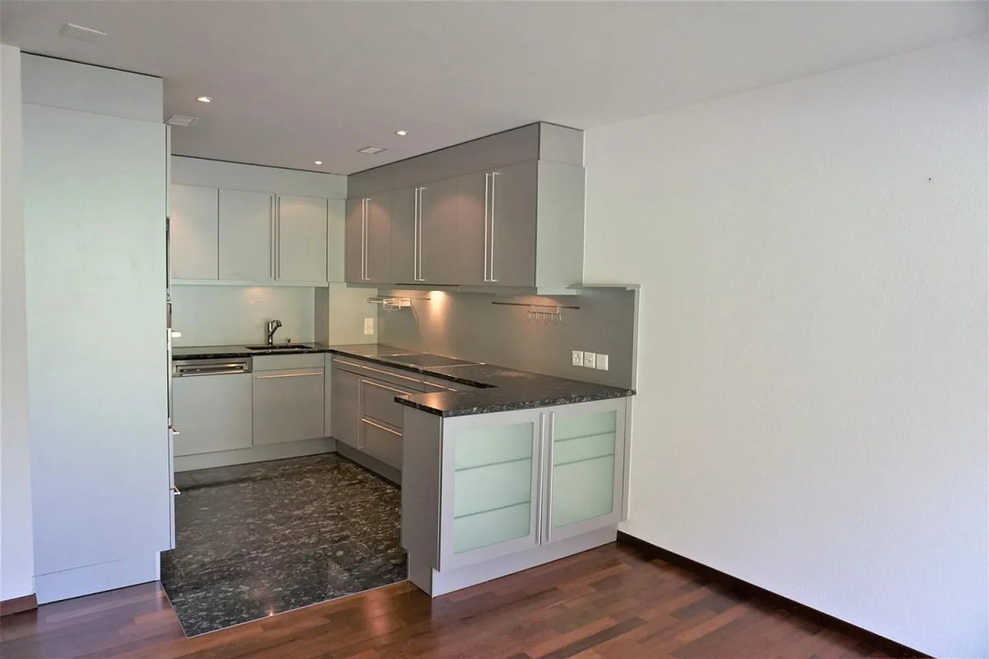 An sonniger und sehr ruhiger Lage gepflegtes Doppel-Einfamilienhaus - Foto 3 von 13