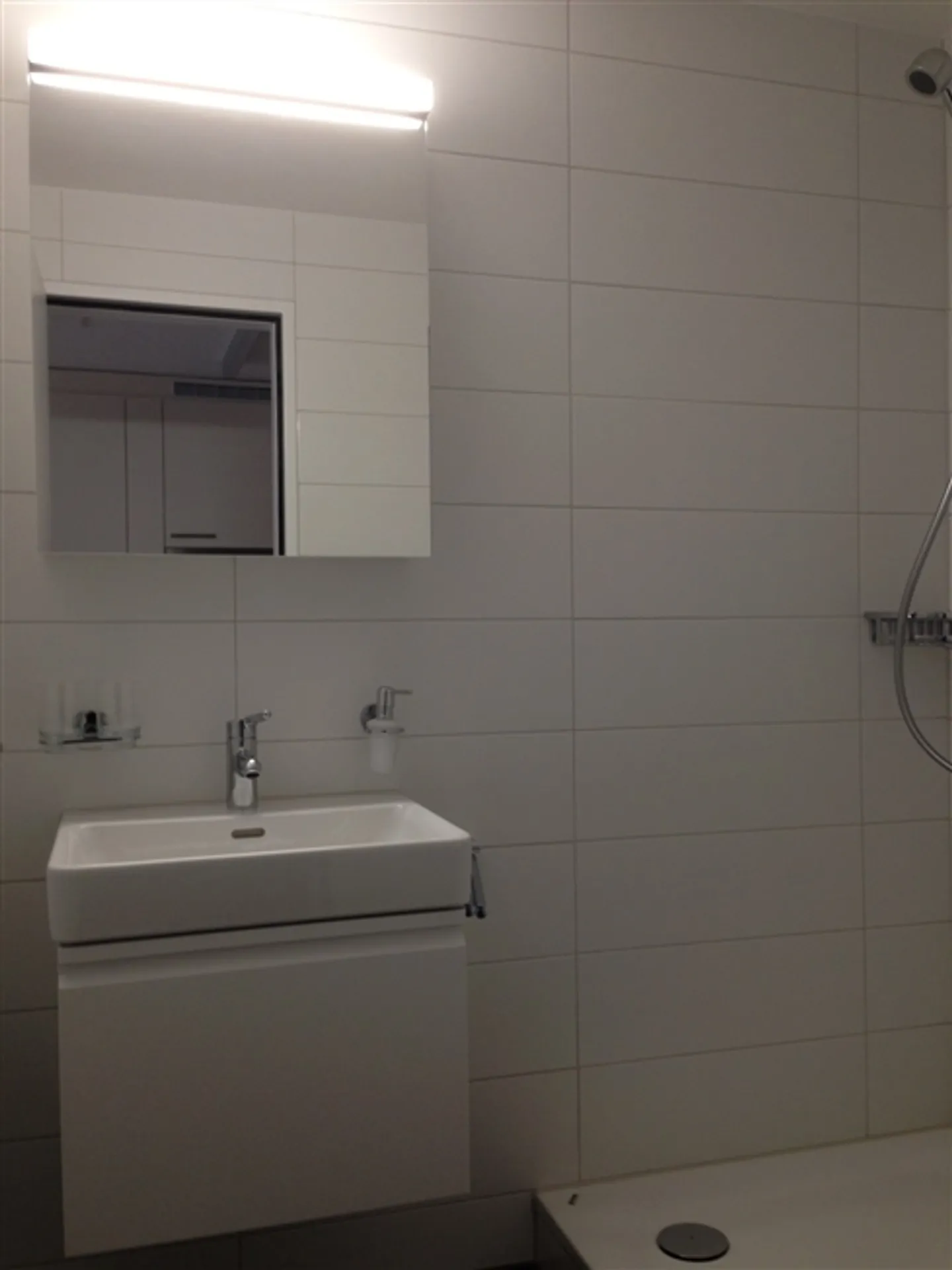 Appartement moderne et central de 1 chambre - Photo 2 sur 7