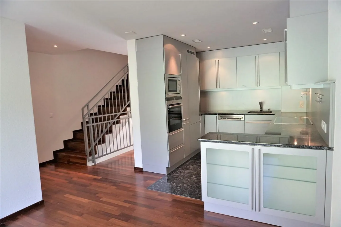 An sonniger und sehr ruhiger Lage gepflegtes Doppel-Einfamilienhaus - Foto 6 von 13