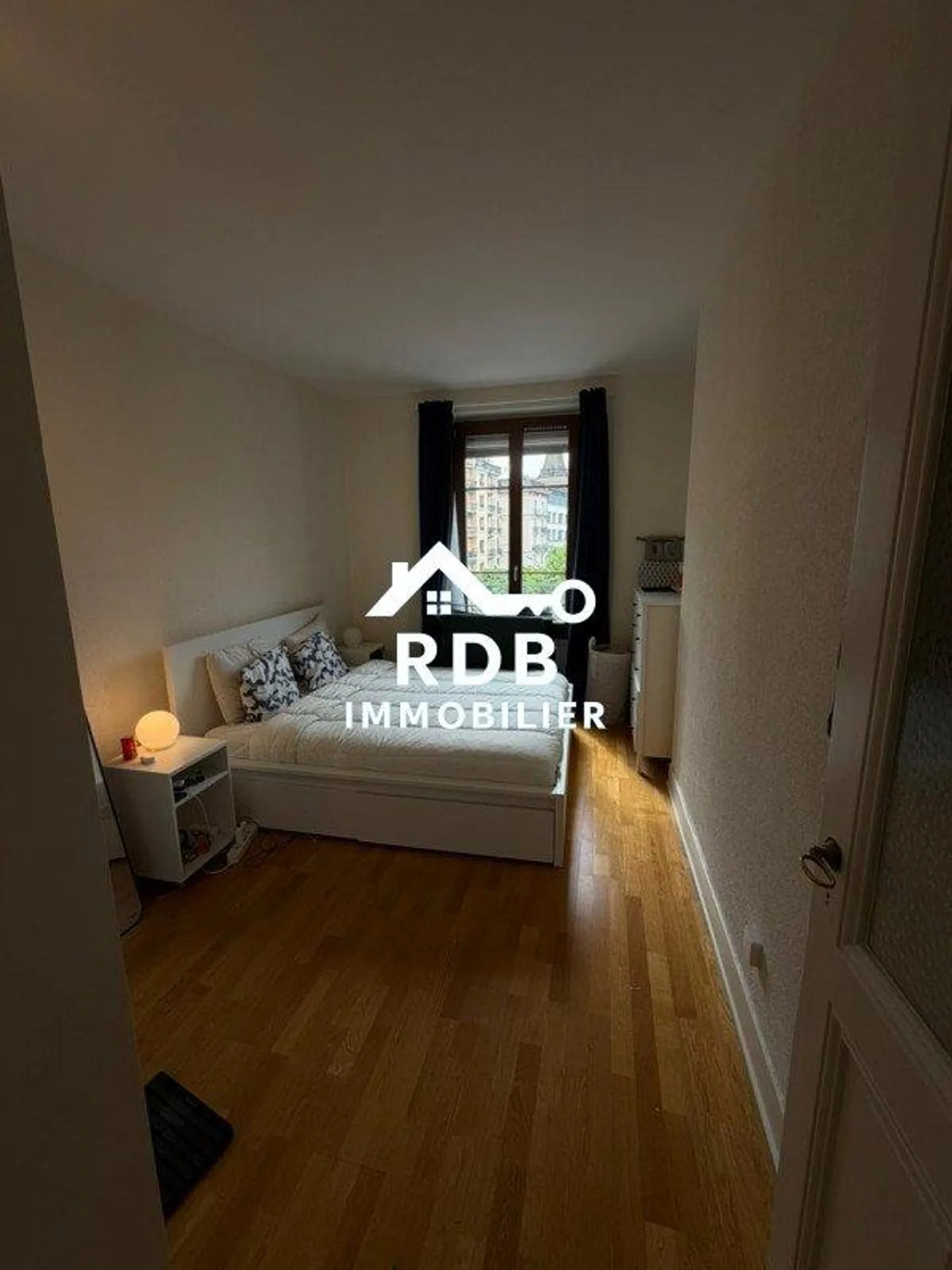 Furnished 3-room apartment located in Geneva 1207 - Photo 2 of 4
