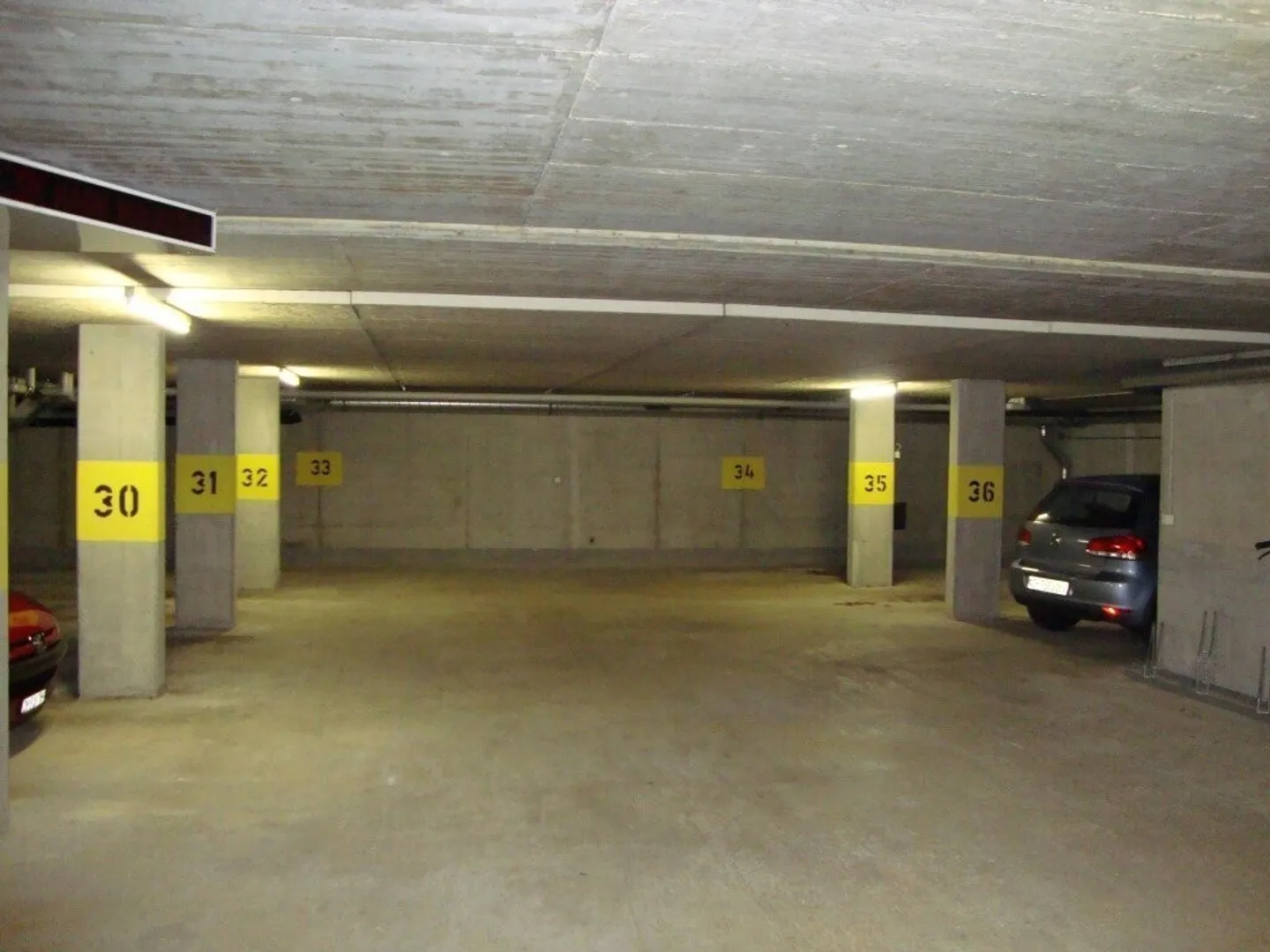 Votre place de parking à Zurich-Altstetten ! - Photo 1 sur 2