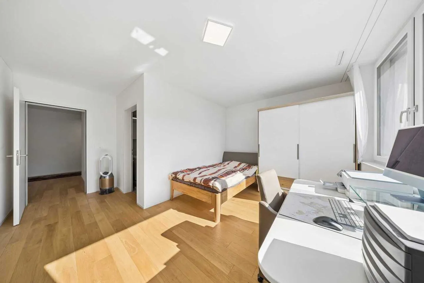 Modern 4.5-room apartment with two loggias in Romanshorn for sale - Photo 9 of 13