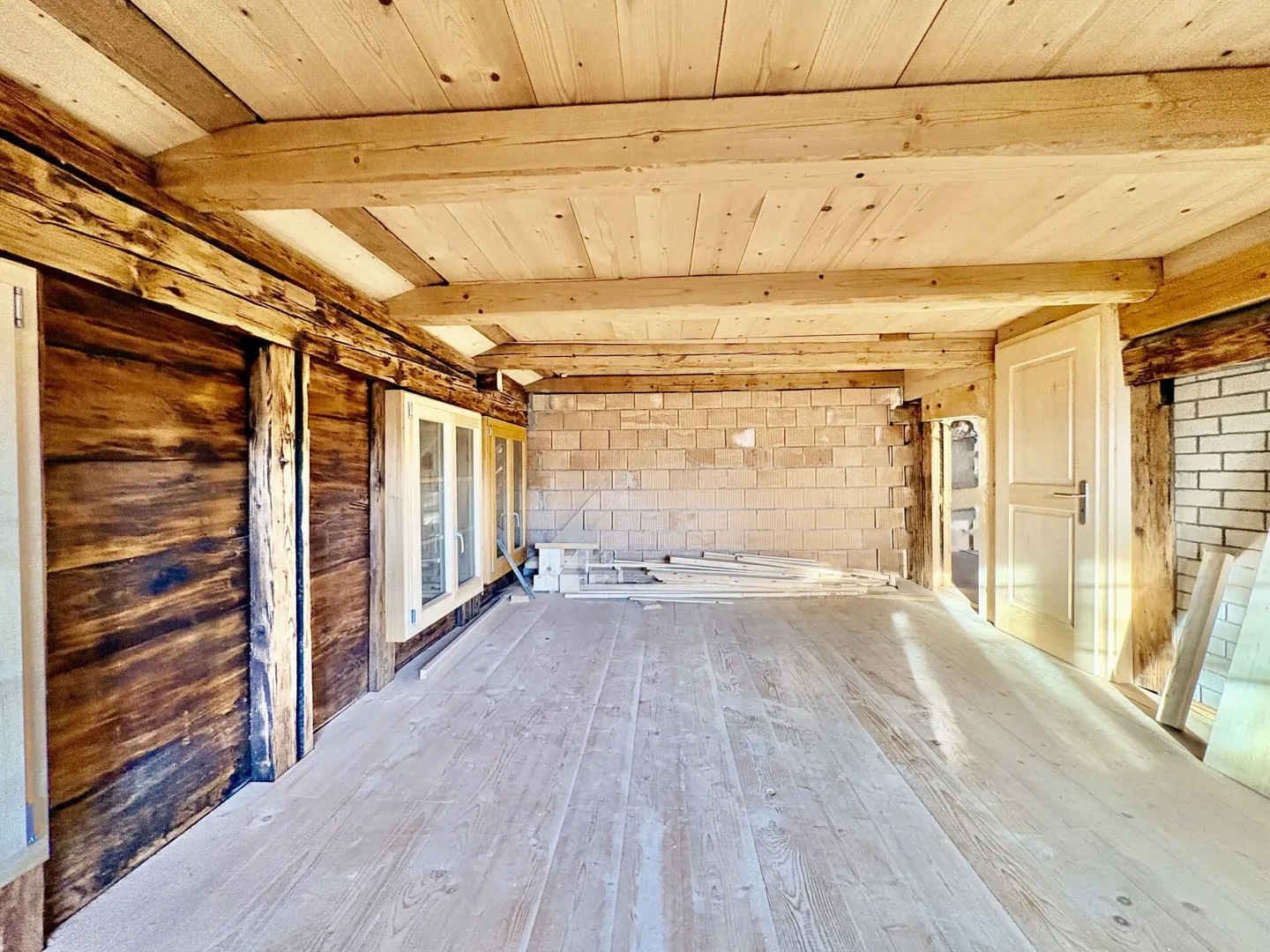 Country estate with character - spacious house, partly renovated, with wide views and great potential - Photo 5 of 7