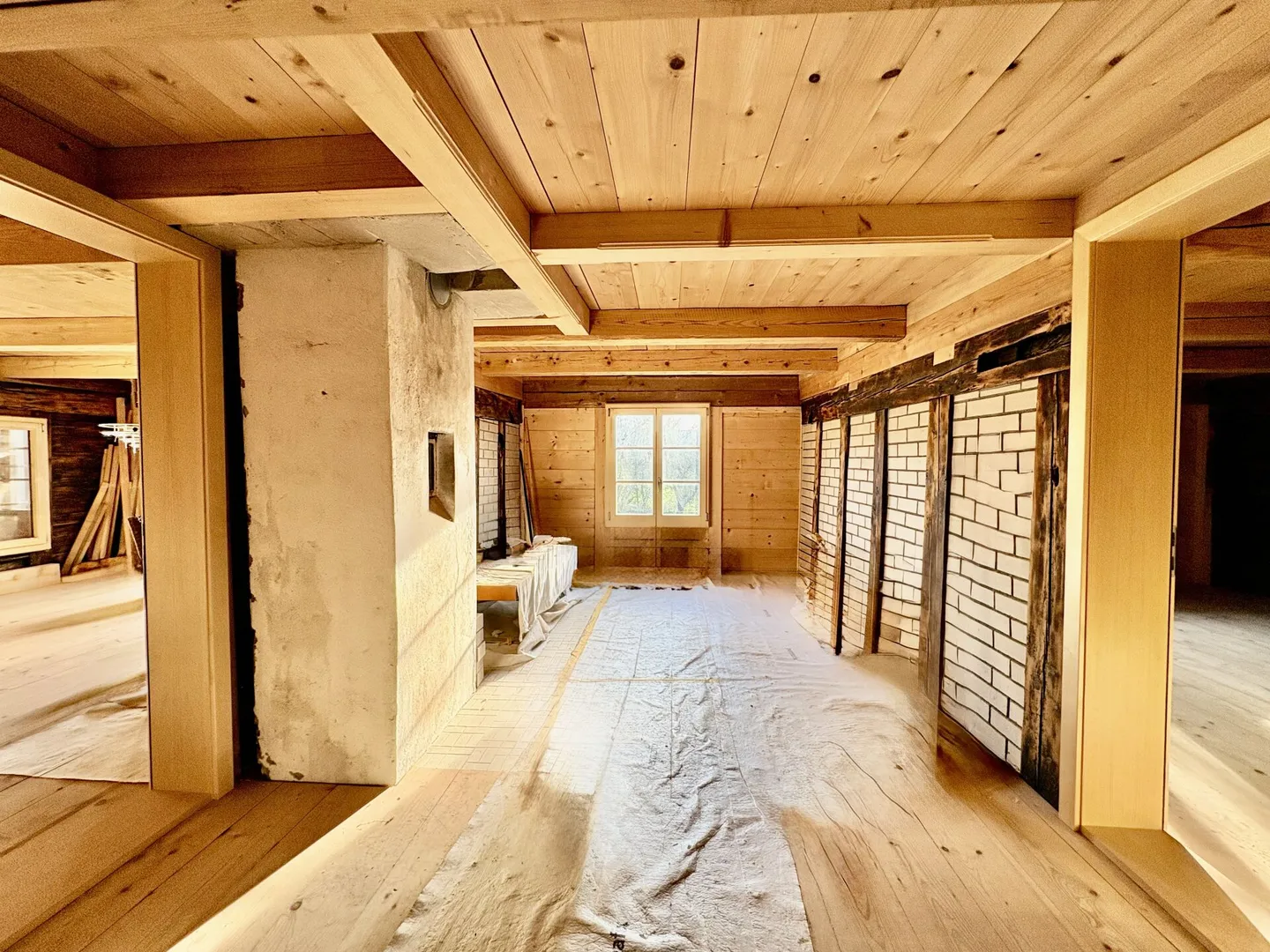 Country estate with character - spacious house, partly renovated, with wide views and great potential - Photo 6 of 7