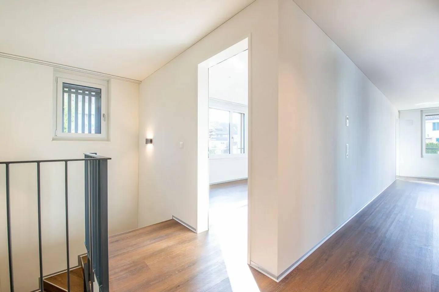 Moderne Maisonette-Wohnung im Herzen von Nänikon - Foto 6 di 15