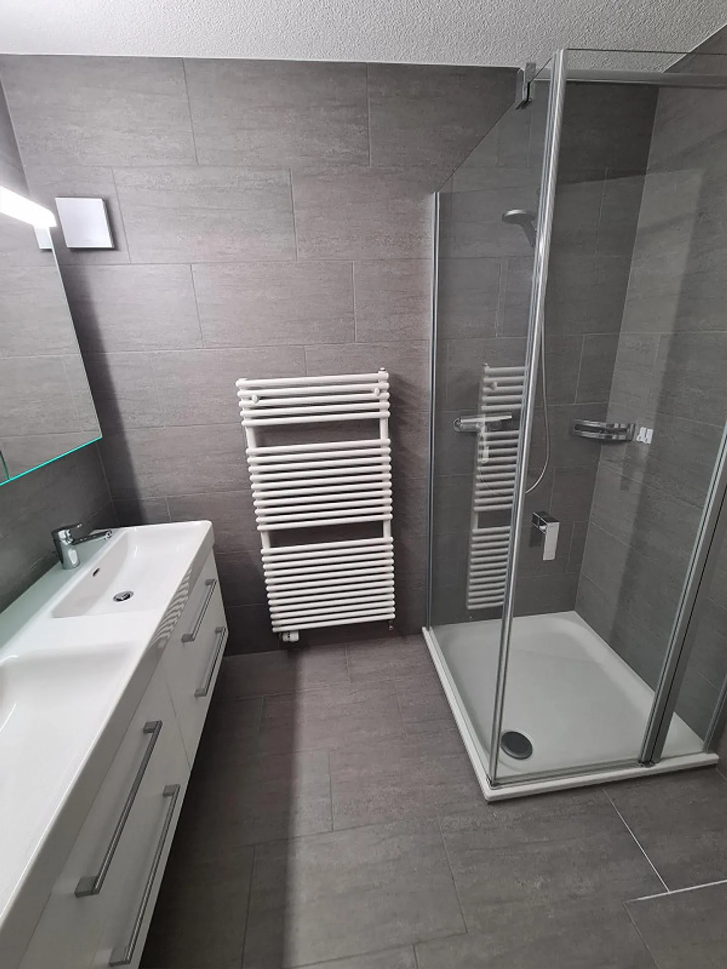 Modern 3.5-room apartment with spacious kitchen and new bathroom - Photo 4 of 8