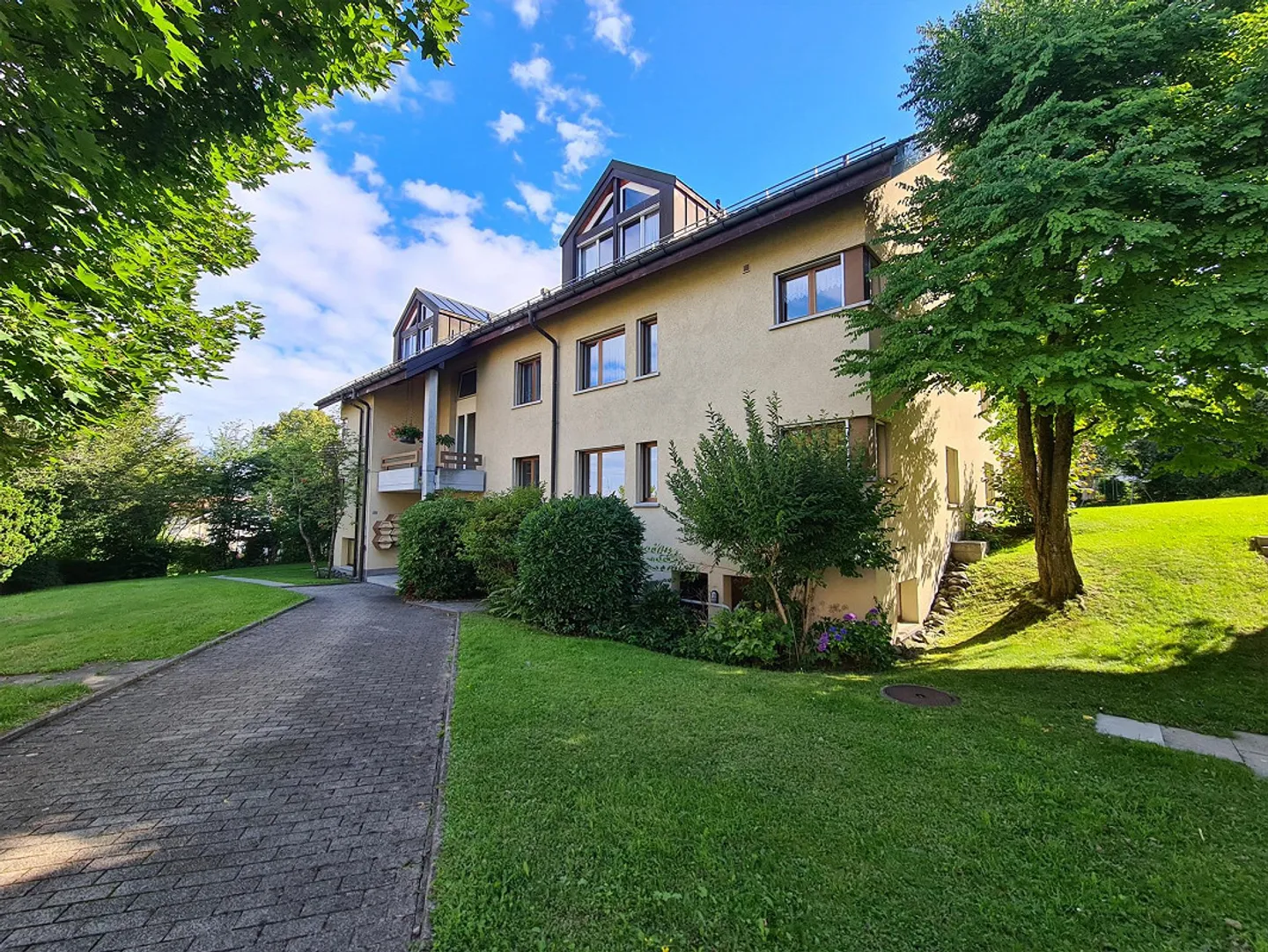 Modern 3.5-room apartment with spacious kitchen and new bathroom - Photo 8 of 8