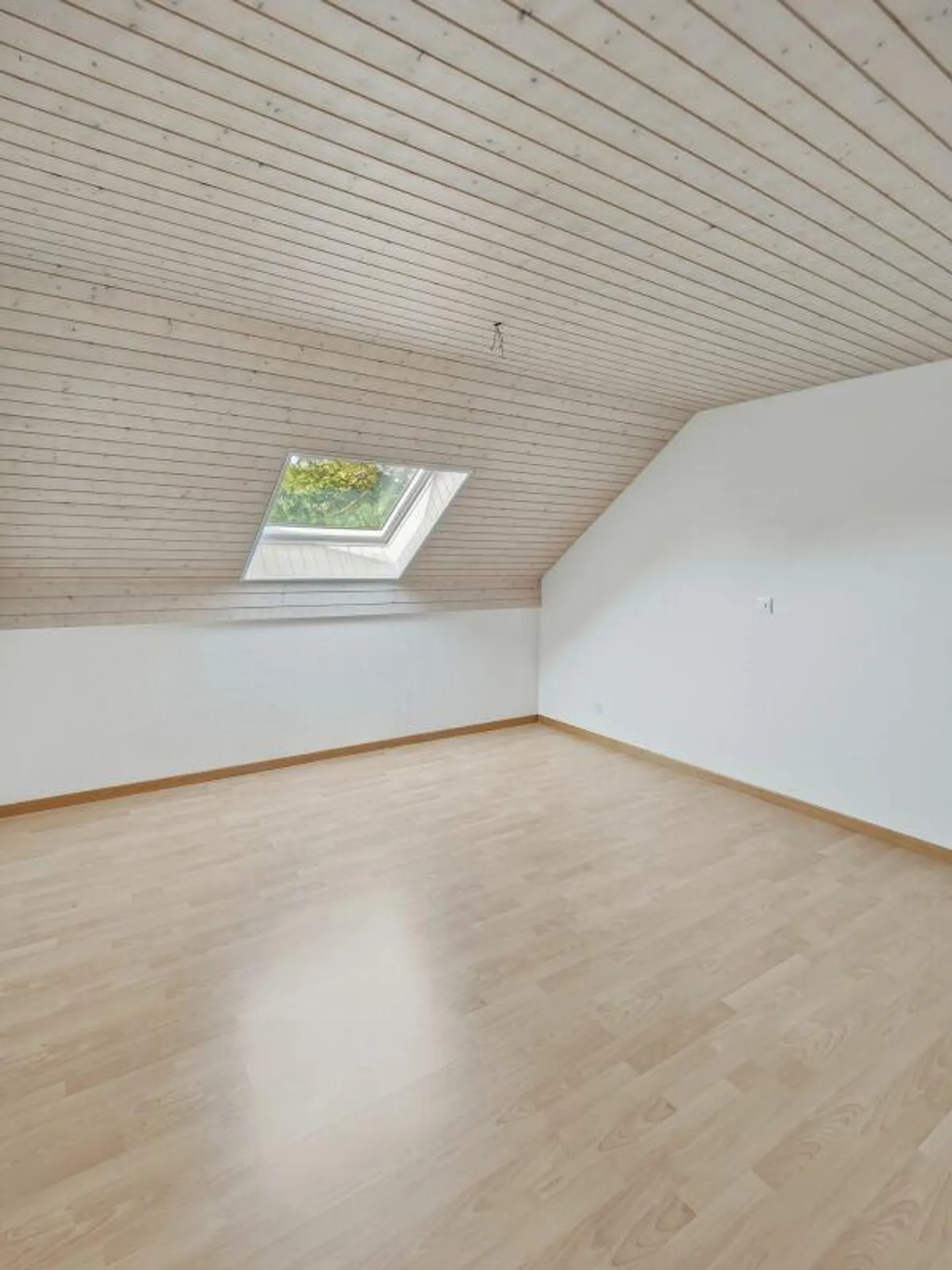 Appartamento duplex affascinante e modernizzato di 4,5 stanze a Walliswil vicino a Wangen - Foto 6 di 10