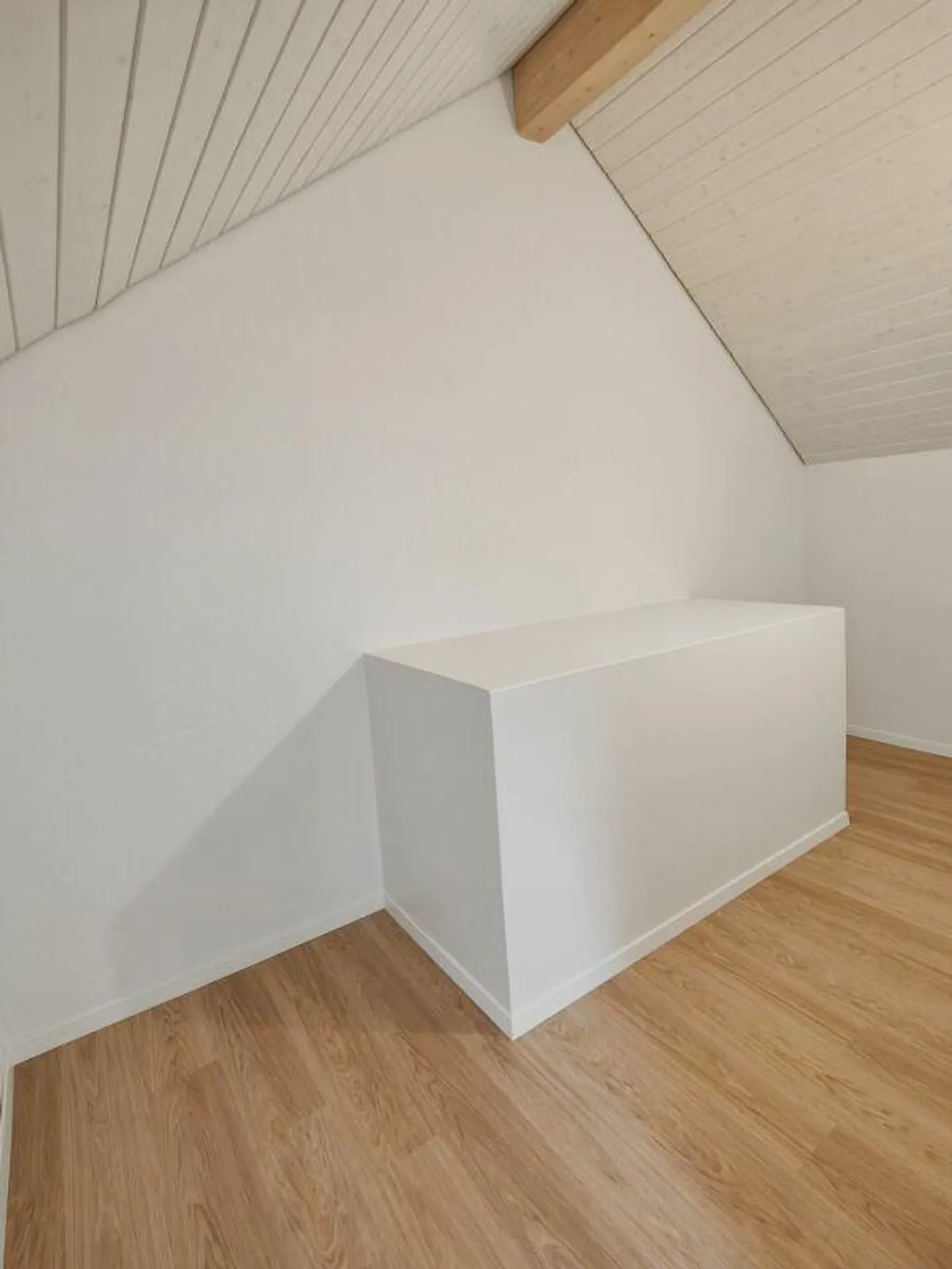 Appartamento duplex affascinante e modernizzato di 4,5 stanze a Walliswil vicino a Wangen - Foto 7 di 10