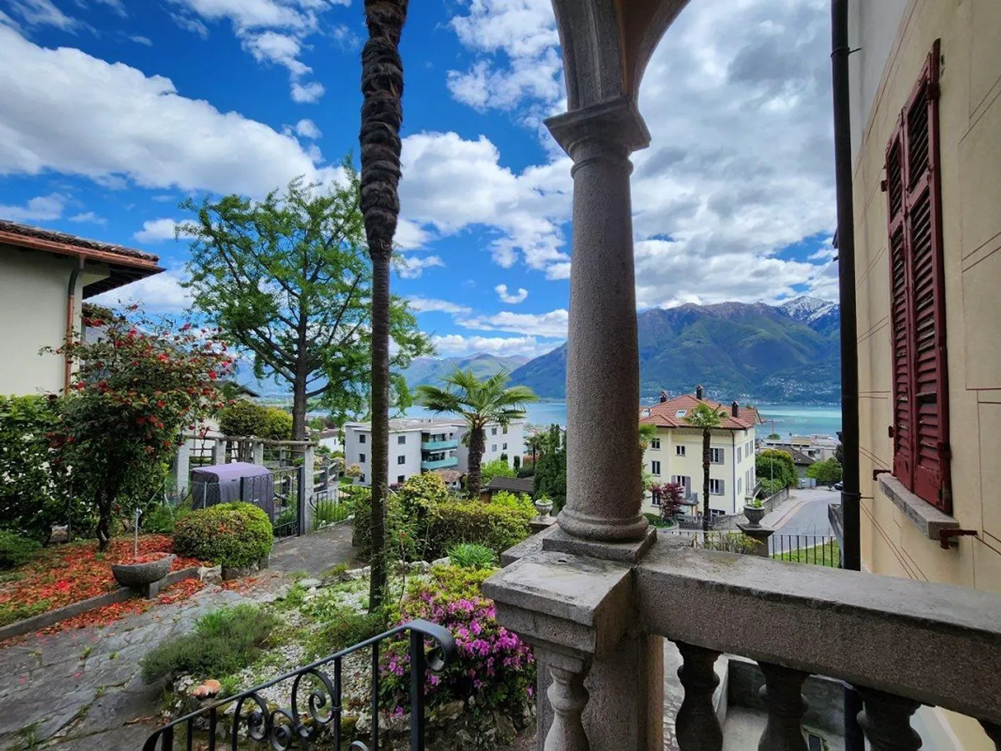 Historical multi-family house with property in top location - Photo 10 of 13
