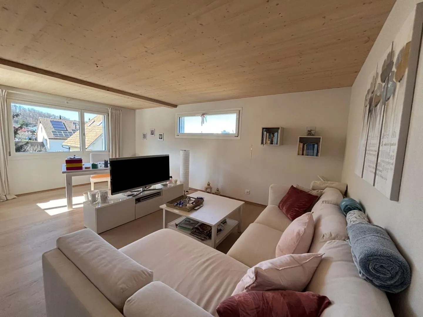 7.5-Room Single-Family House (HESS Wooden House) with Large Garden, Covered Patio, and Garage - Photo 9 of 14