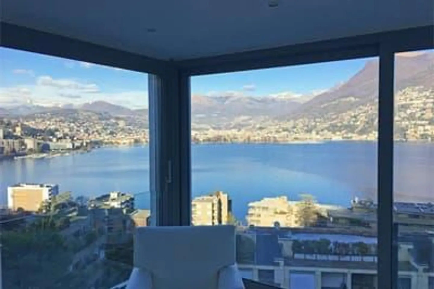 Geräumige 4.5 Zimmer mit Terrasse und Seeblick - Foto 2 von 7