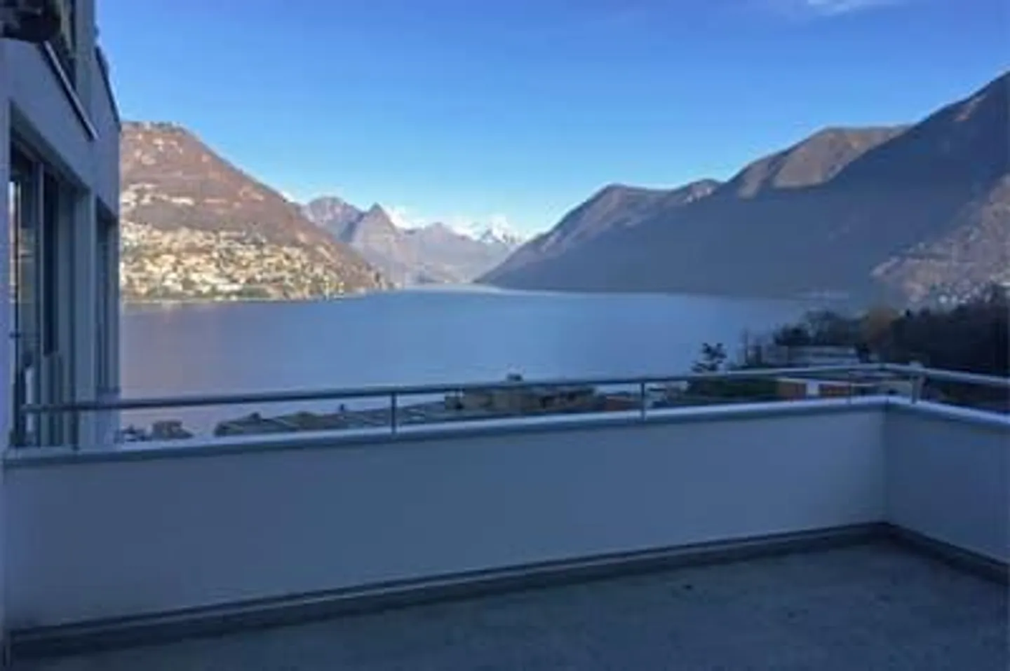 Geräumige 4.5 Zimmer mit Terrasse und Seeblick - Foto 3 von 7