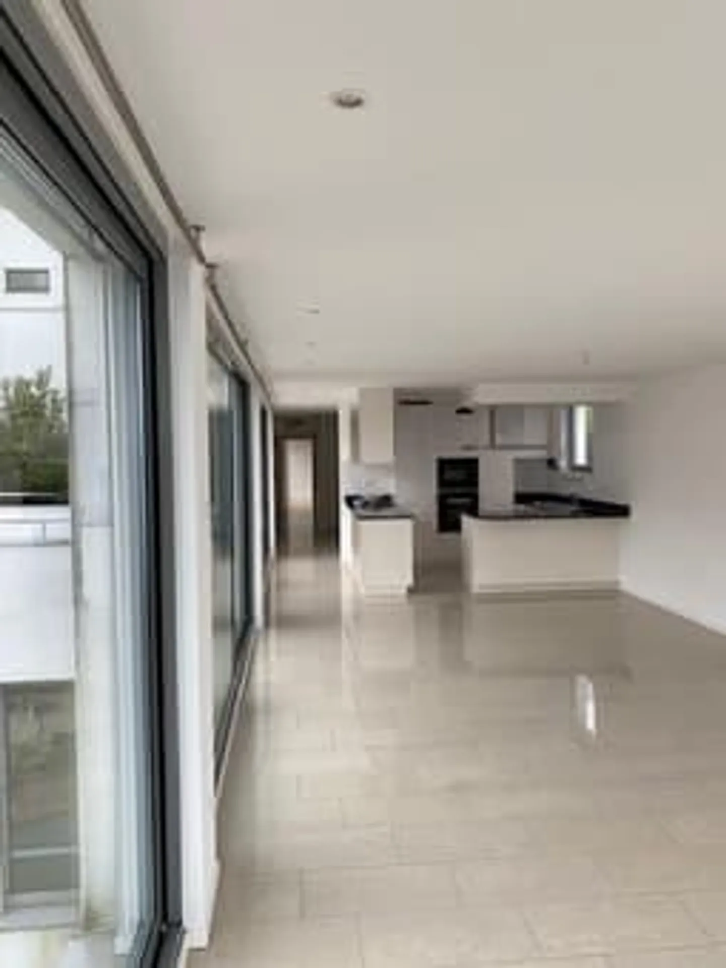 Geräumige 4.5 Zimmer mit Terrasse und Seeblick - Foto 5 von 7