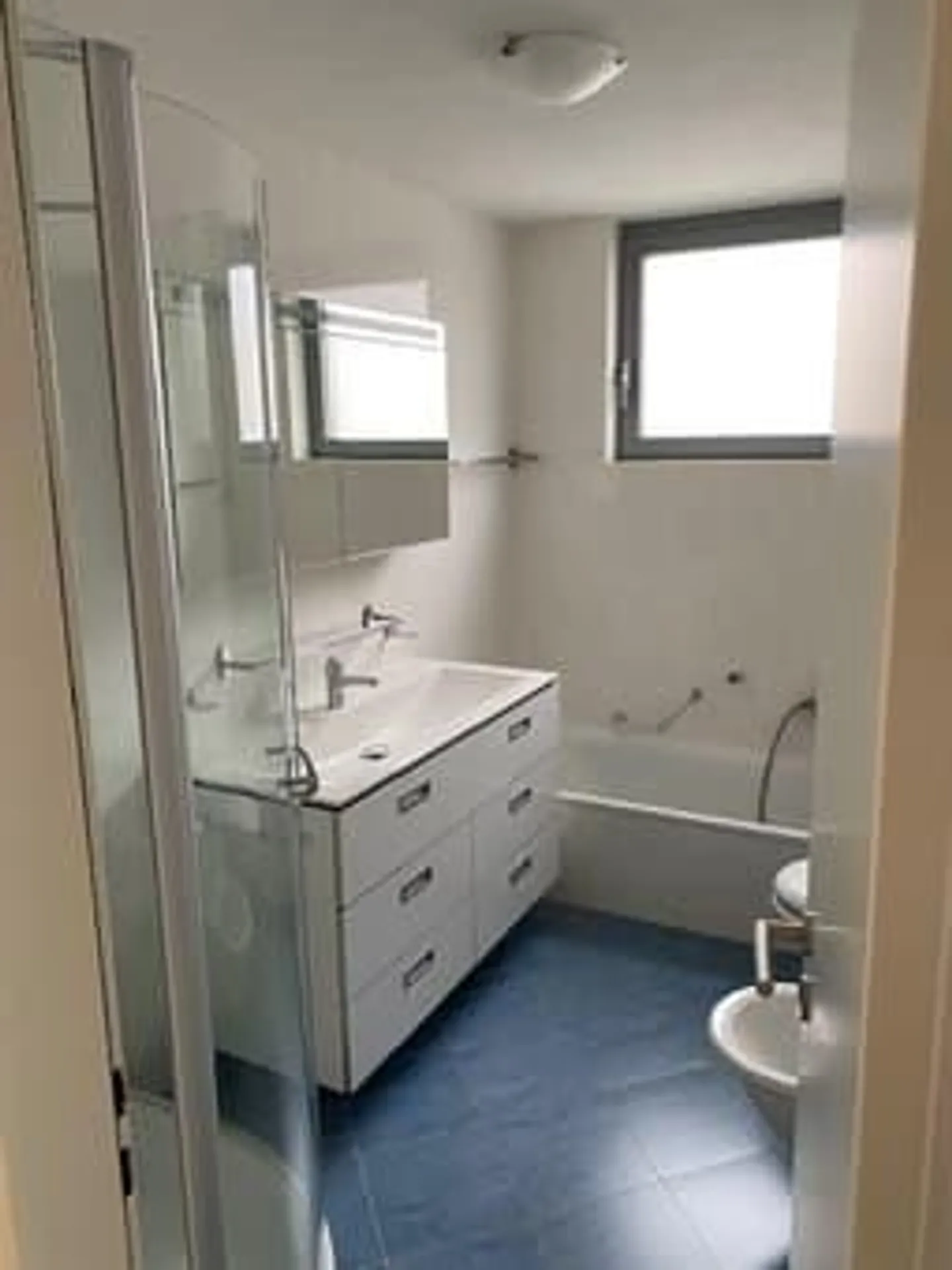 Geräumige 4.5 Zimmer mit Terrasse und Seeblick - Foto 7 von 7