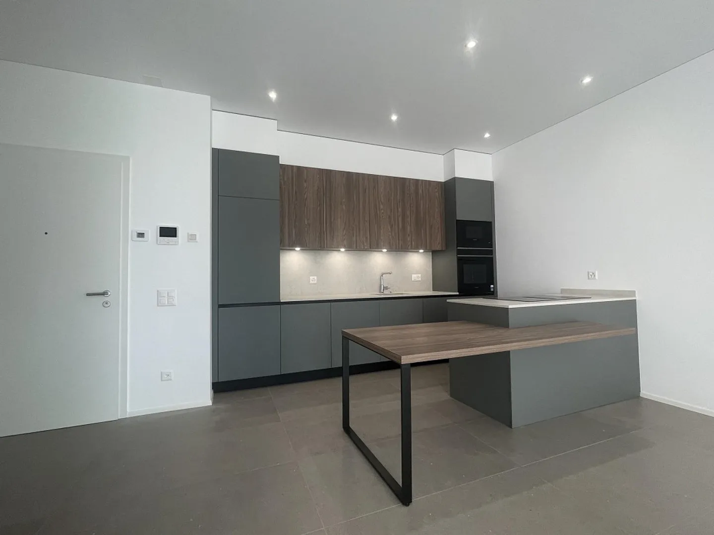 NEUE 2.5 WOHNUNG IN ERSTER MIETE - Foto 2 von 10