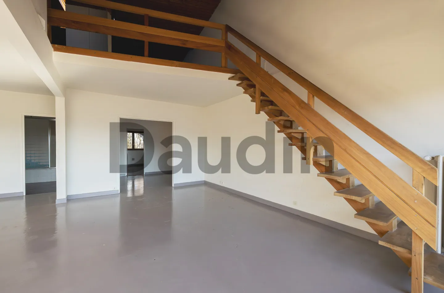 Ferney-Voltaire (France): 4-room duplex to renovate - Photo 5 of 10