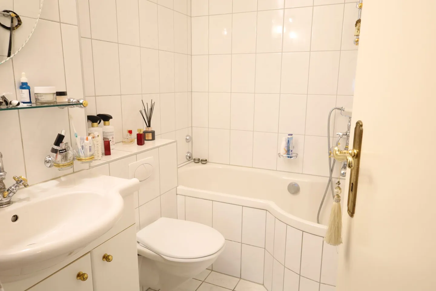 Bellissimo appartamento di 3.5 stanze con balcone, posto auto e cantina - Foto 7 di 7