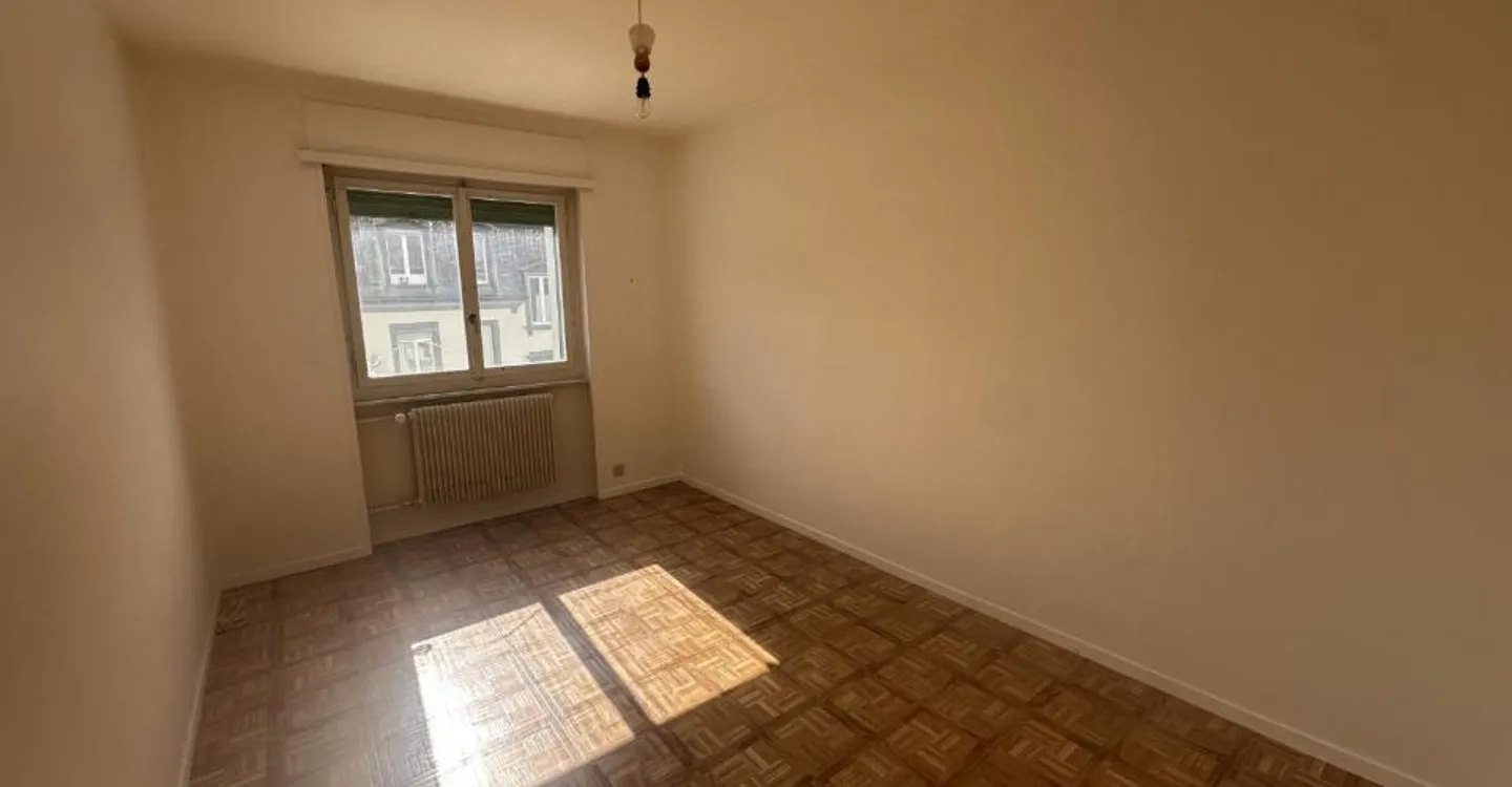 01273 - 3-room apartment - Tourelles 8 - La Chaux-de-Fonds - Photo 4 of 6