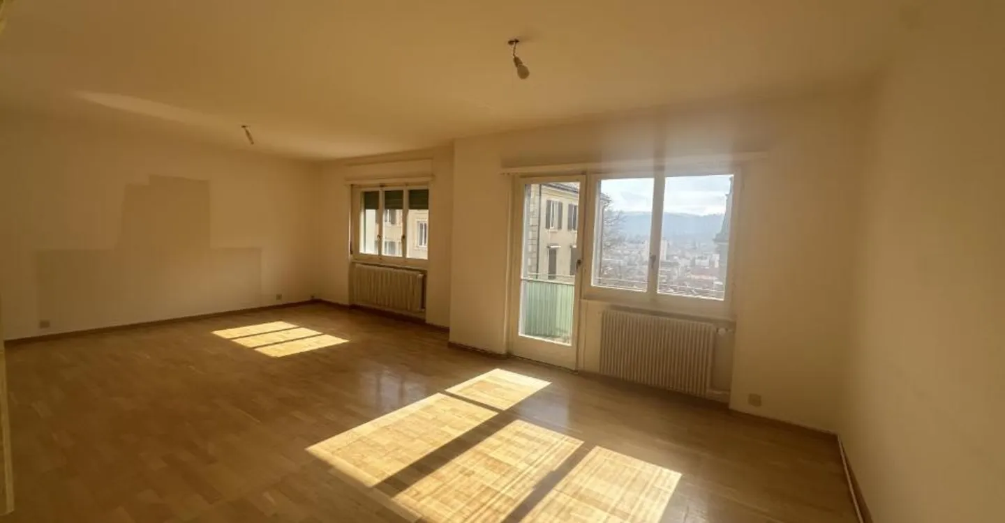 01273 - 3-room apartment - Tourelles 8 - La Chaux-de-Fonds - Photo 2 of 6