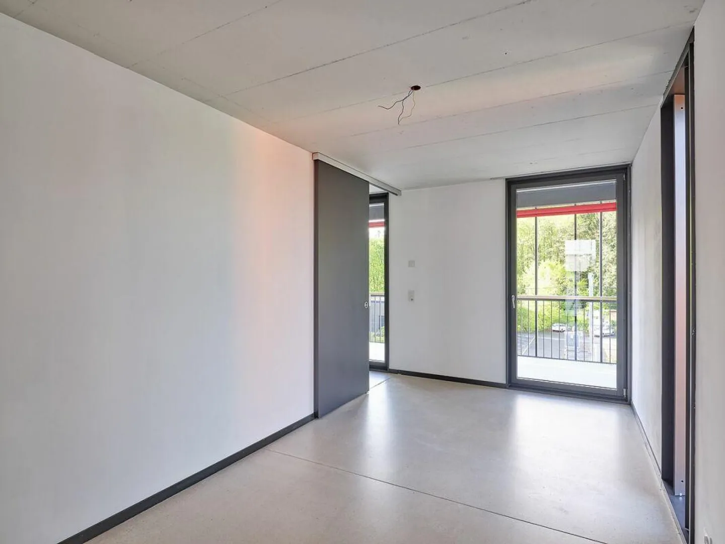 Modernes Apartment mit Balkon - Foto 6 von 8