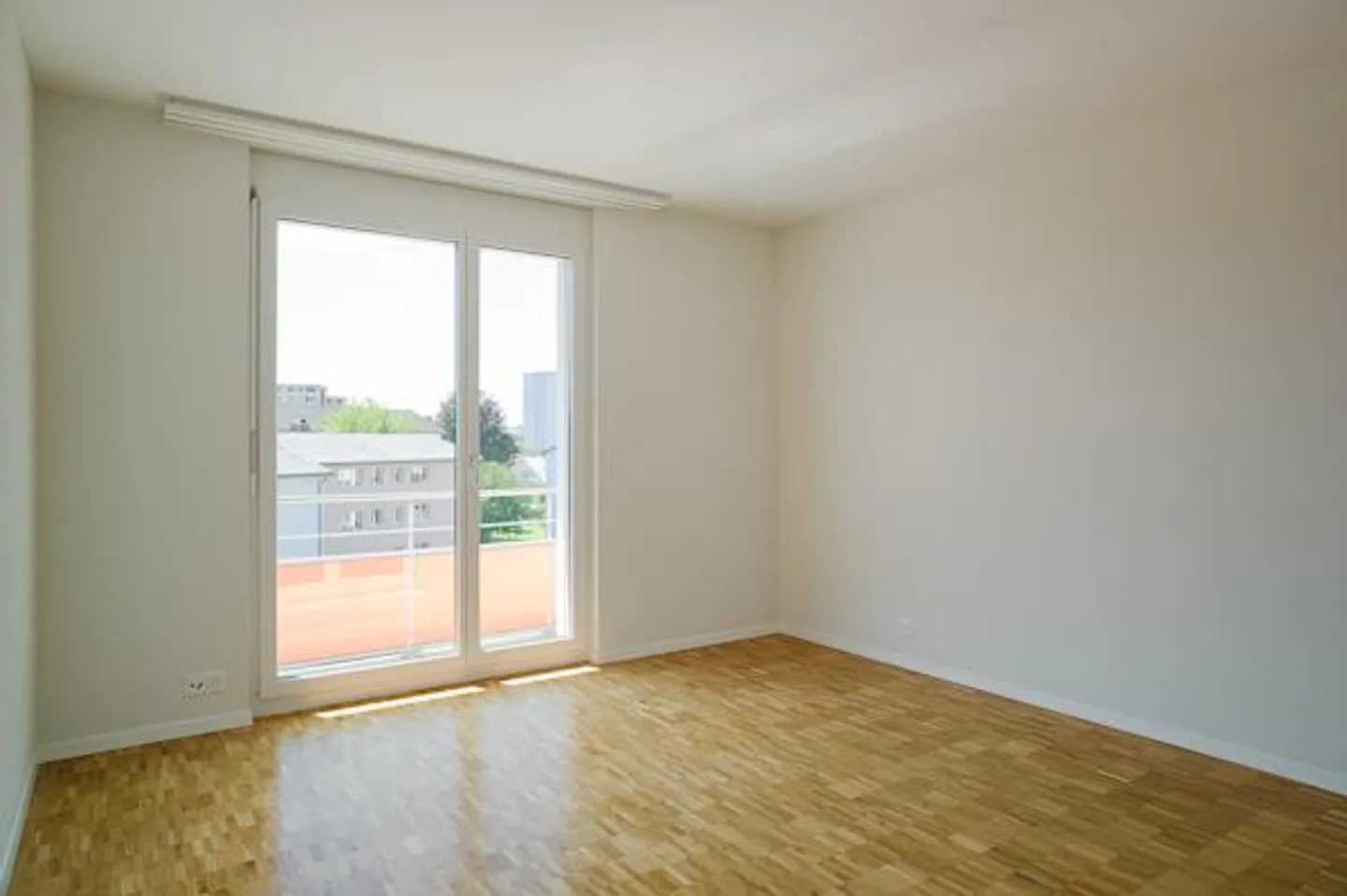 Helle Attikawohnung mit Balkon - Foto 11 von 13
