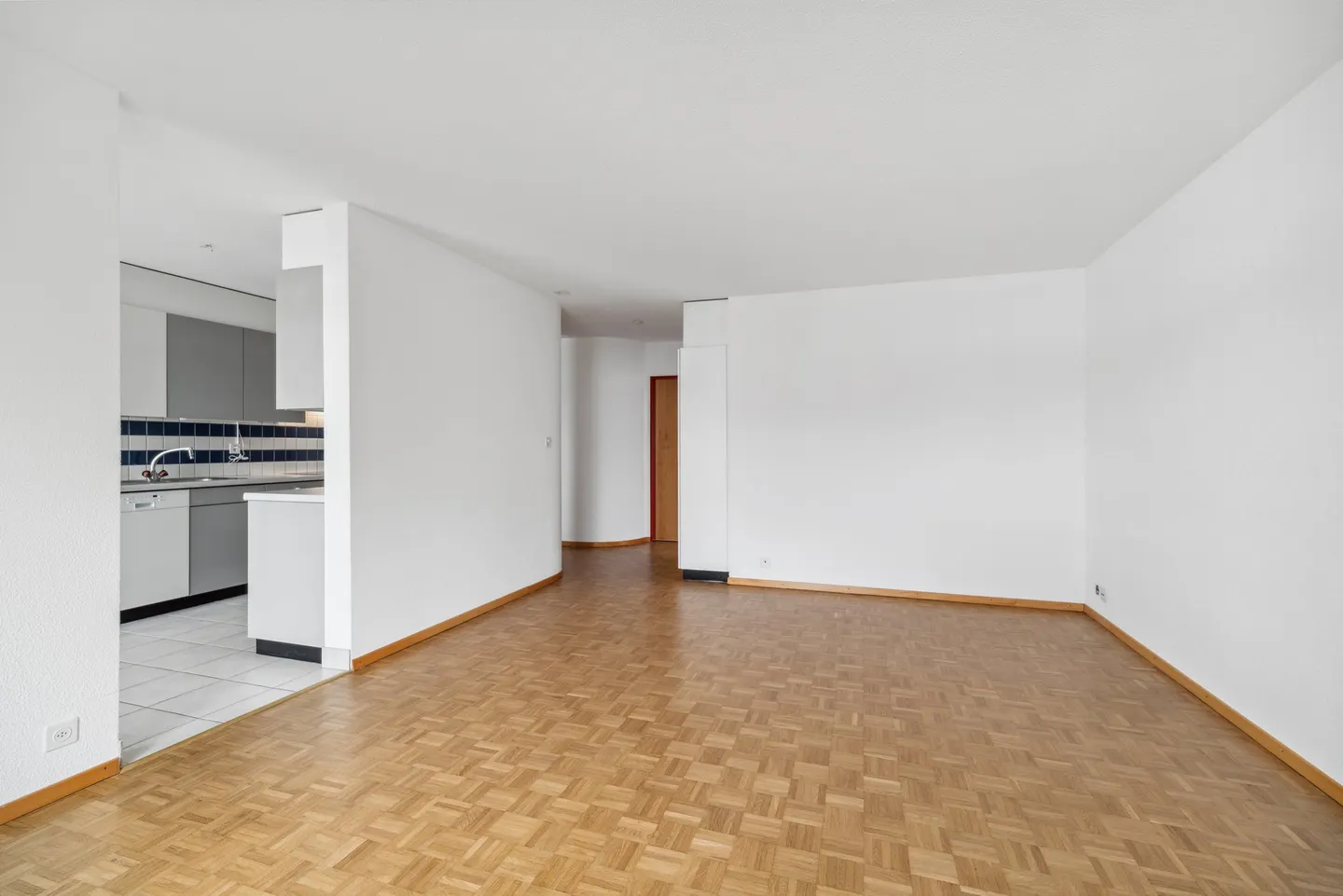 Appartement spacieux avec balcon - Photo 4 sur 12