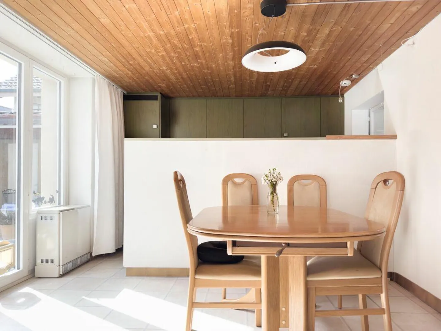 4.5-Room Semi-Detached Single-Family House on an Exceptionally Generous Plot of 948 m² - Photo 6 of 30