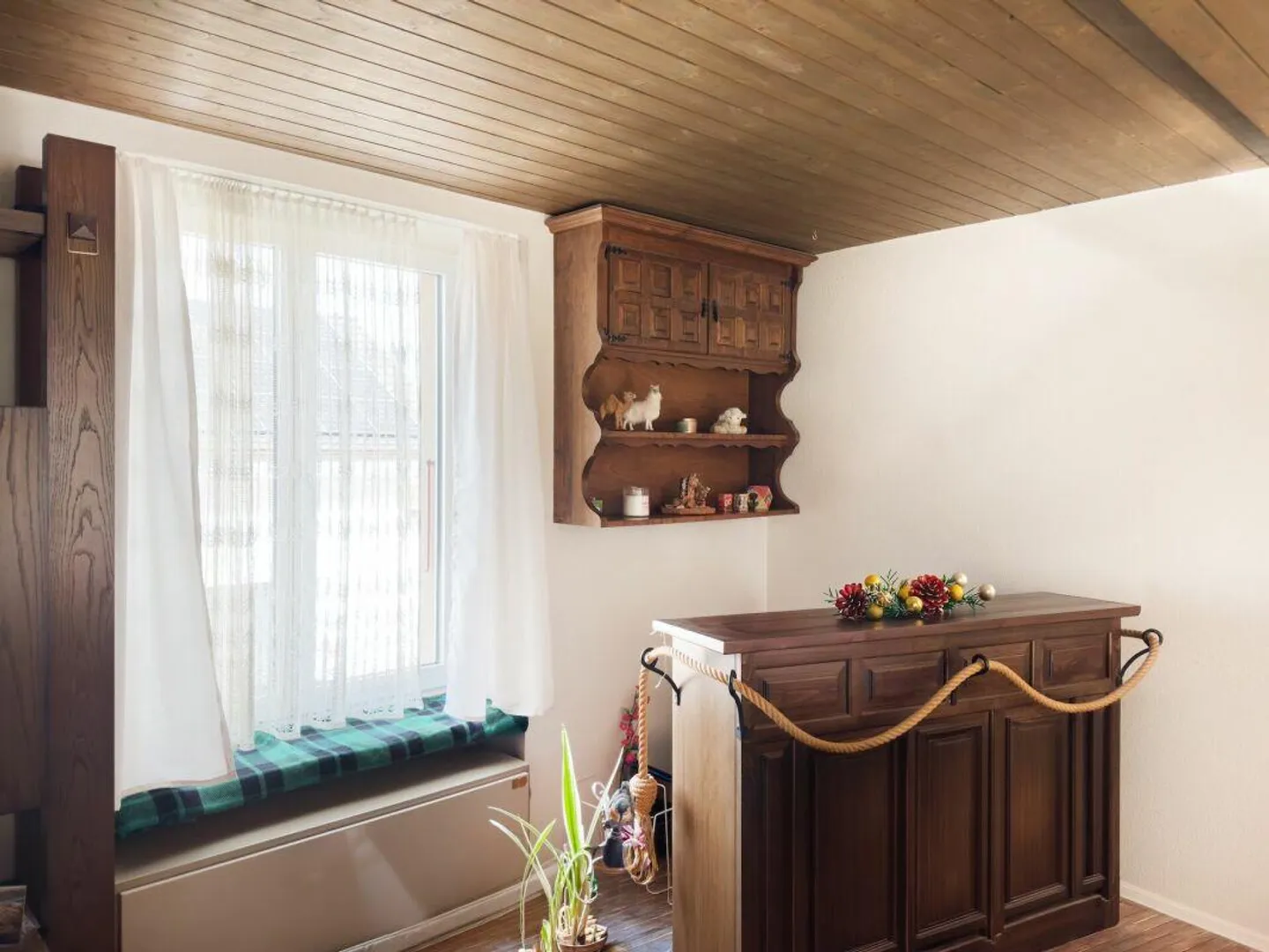 4.5-Room Semi-Detached Single-Family House on an Exceptionally Generous Plot of 948 m² - Photo 8 of 30