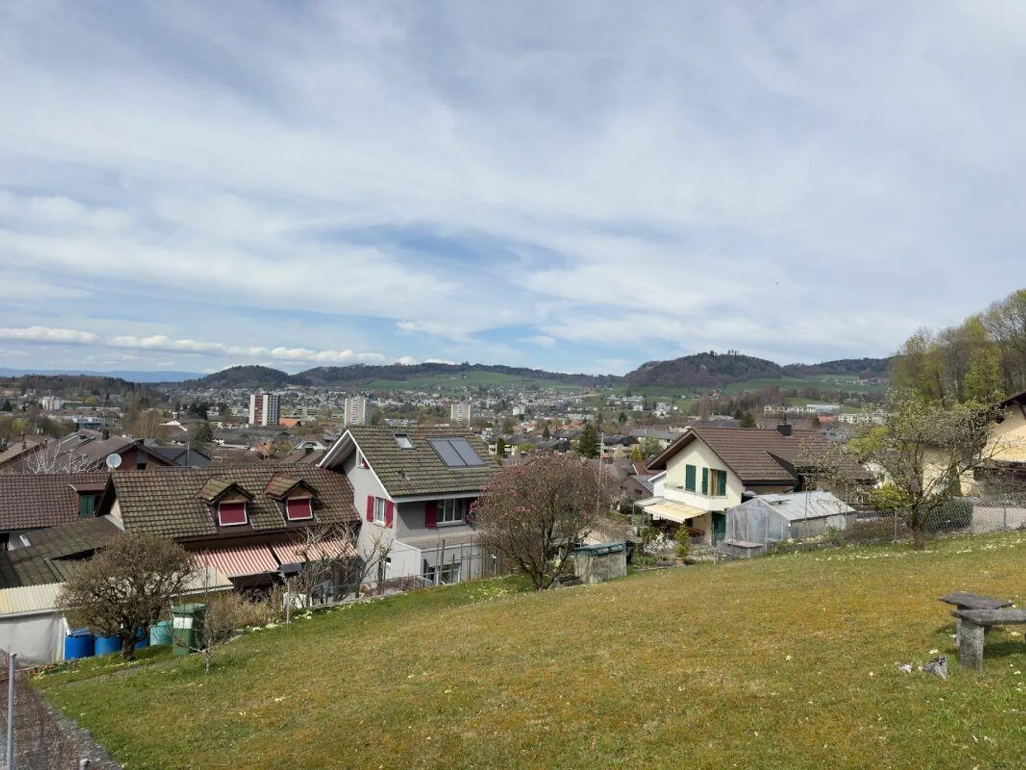 4.5-Room Semi-Detached Single-Family House on an Exceptionally Generous Plot of 948 m² - Photo 21 of 30