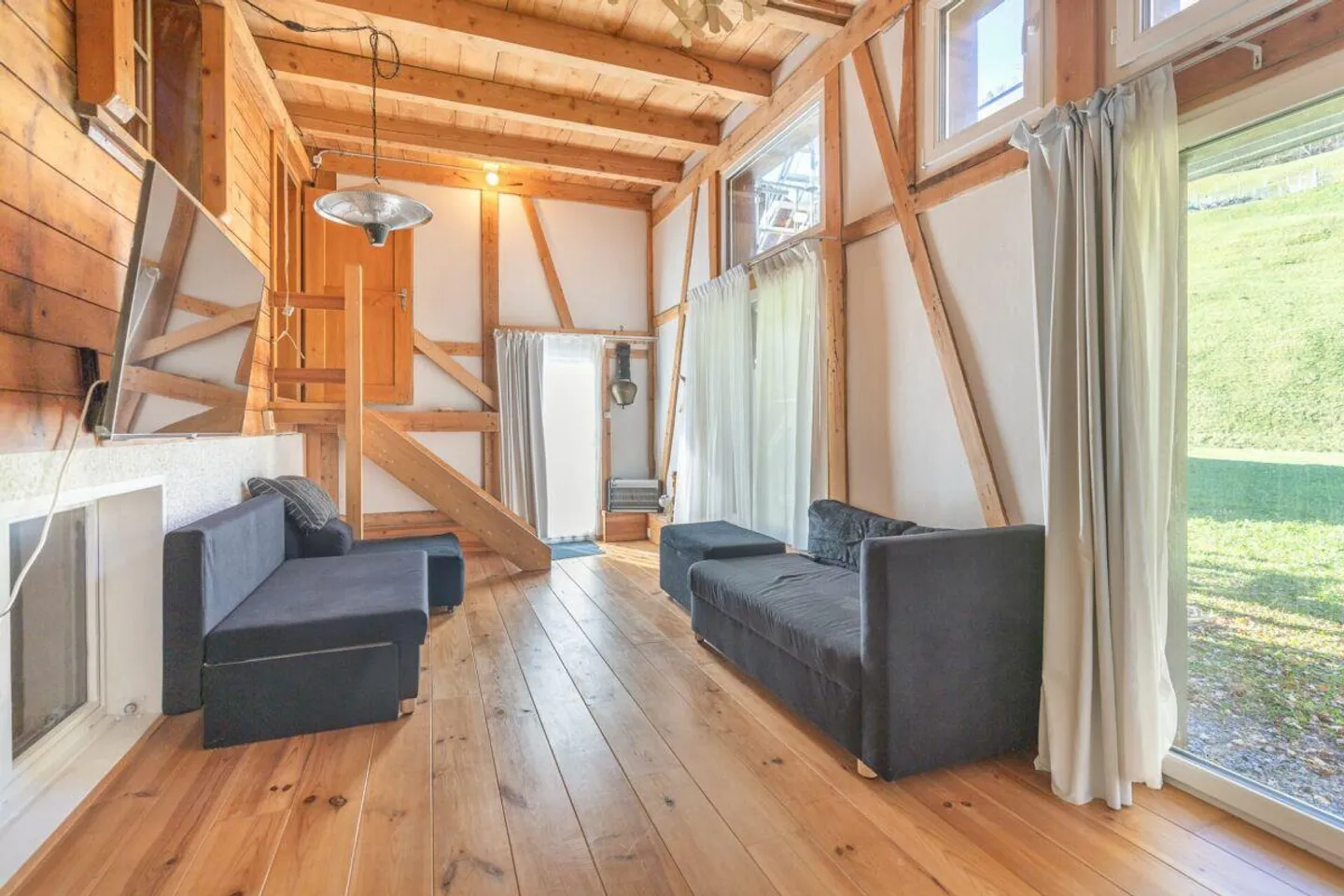 Maison jumelée de 6,5 pièces avec grande remise - Photo 3 sur 14